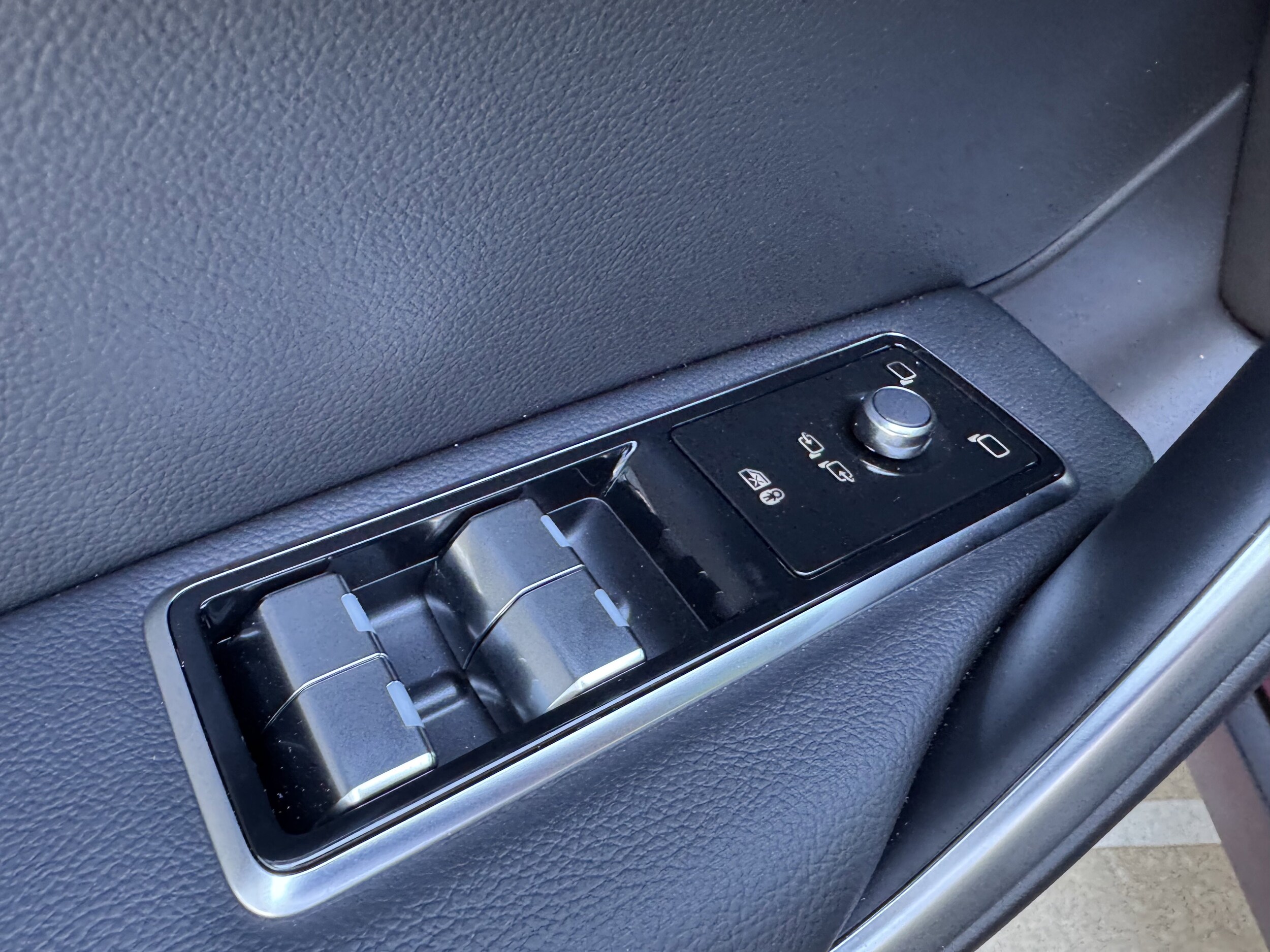 2026 Jaguar F-Pace R-Dynamic S - Photo 12