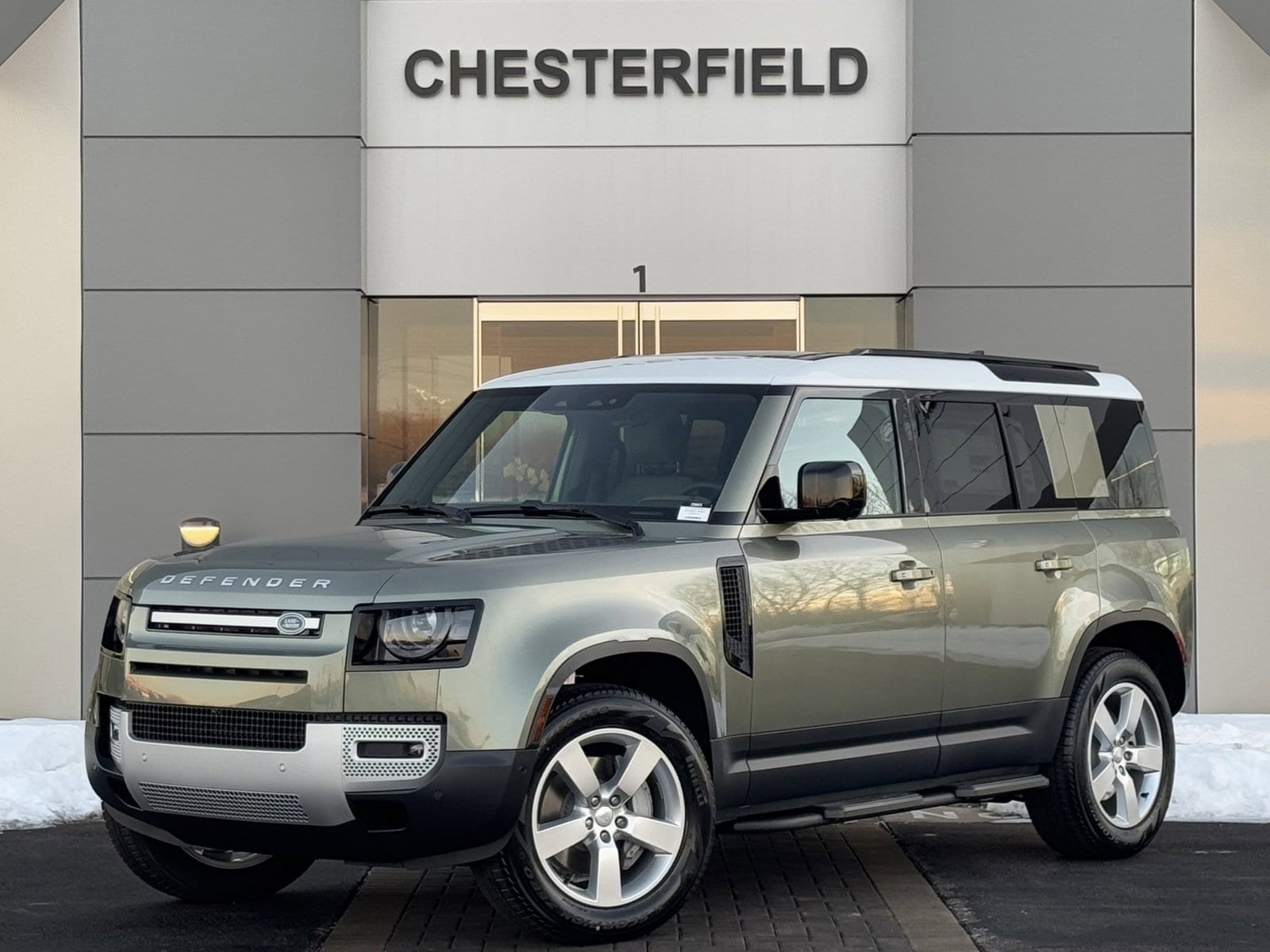 2025 Land Rover Defender 110 S P300's photo