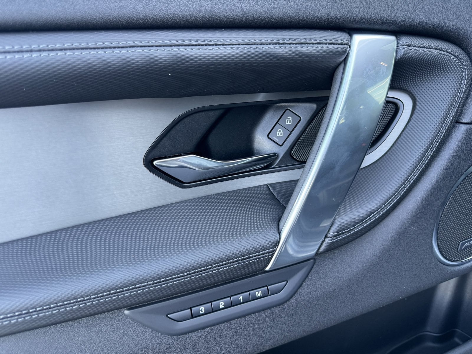 2024 Land Rover Discovery Sport Dynamic SE - Photo 12
