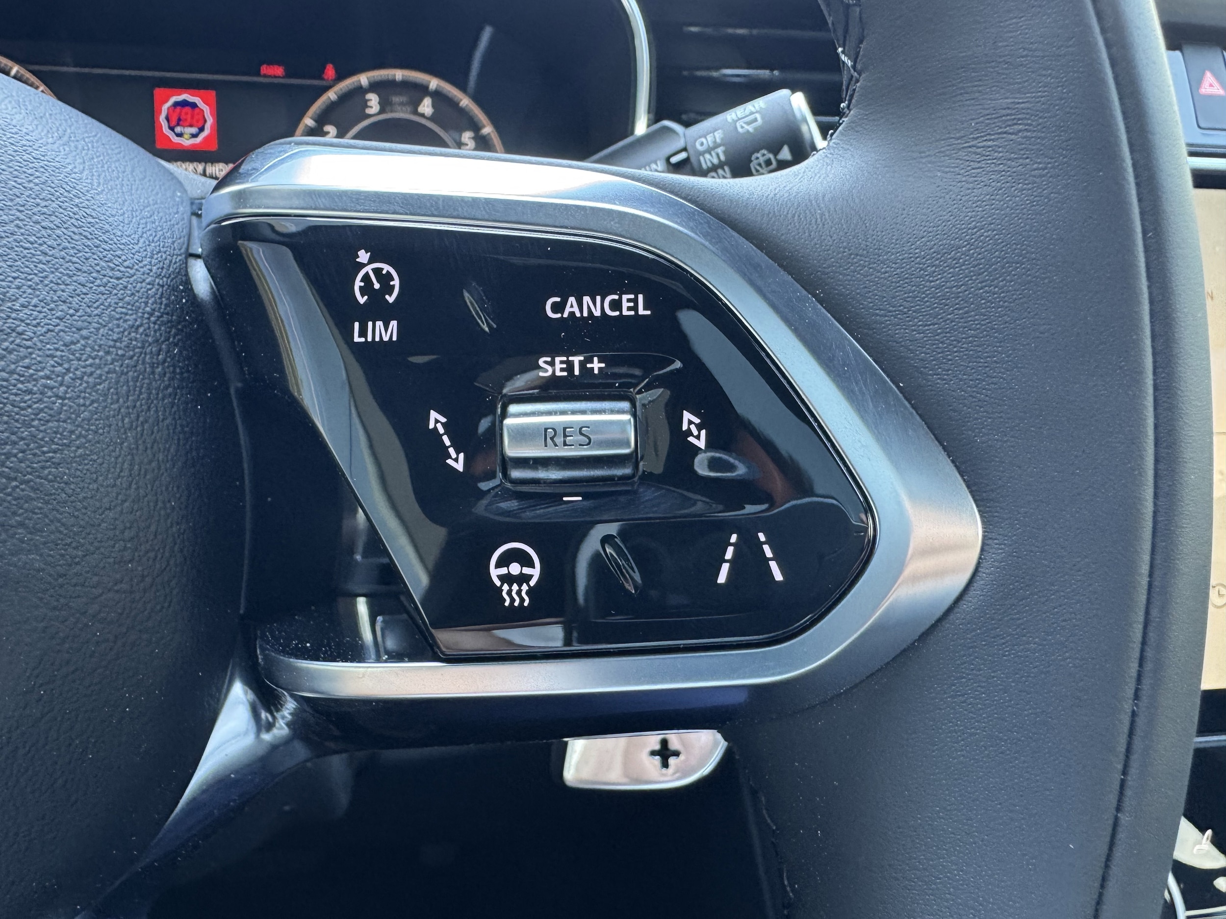 2026 Jaguar F-Pace R-Dynamic S - Photo 18