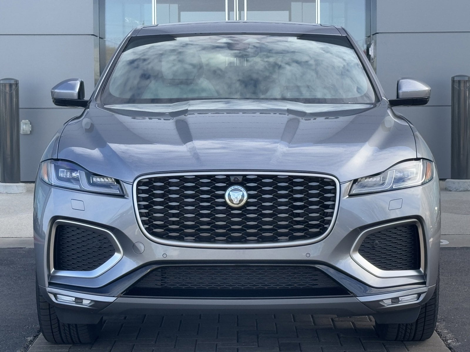 2026 Jaguar F-Pace R-Dynamic S - Photo 8