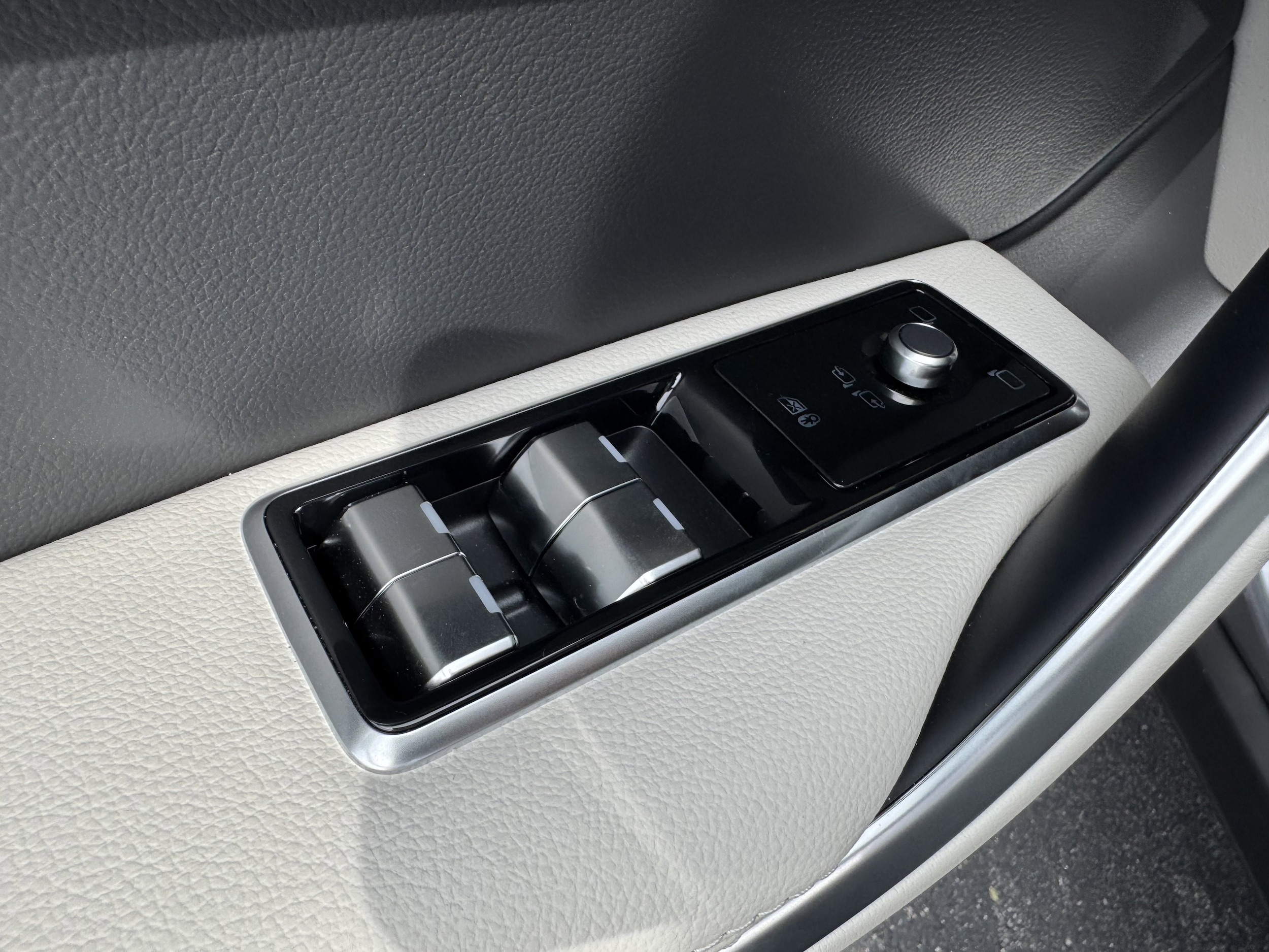 2026 Jaguar F-Pace R-Dynamic S - Photo 15