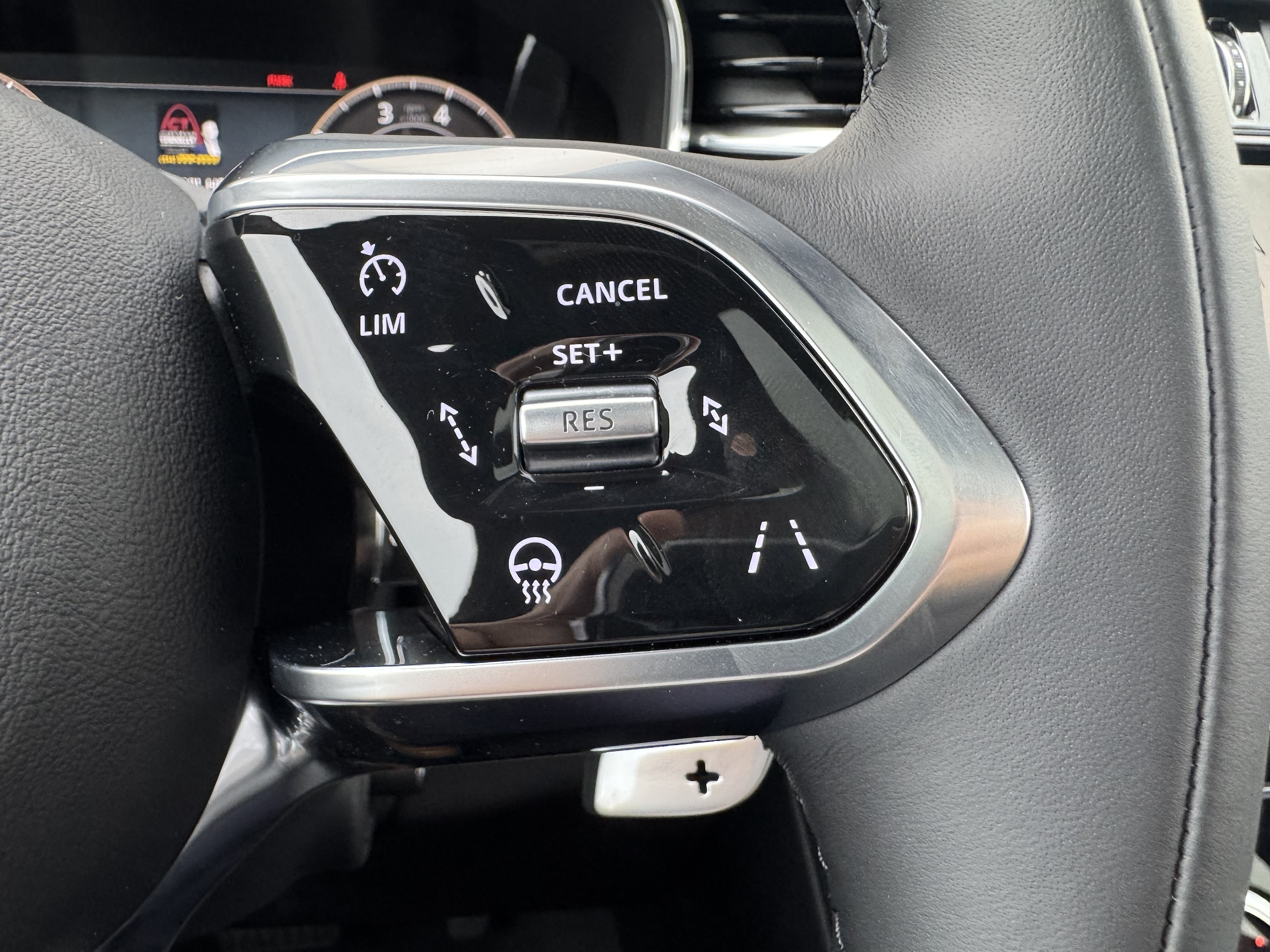 2026 Jaguar F-Pace R-Dynamic S - Photo 18