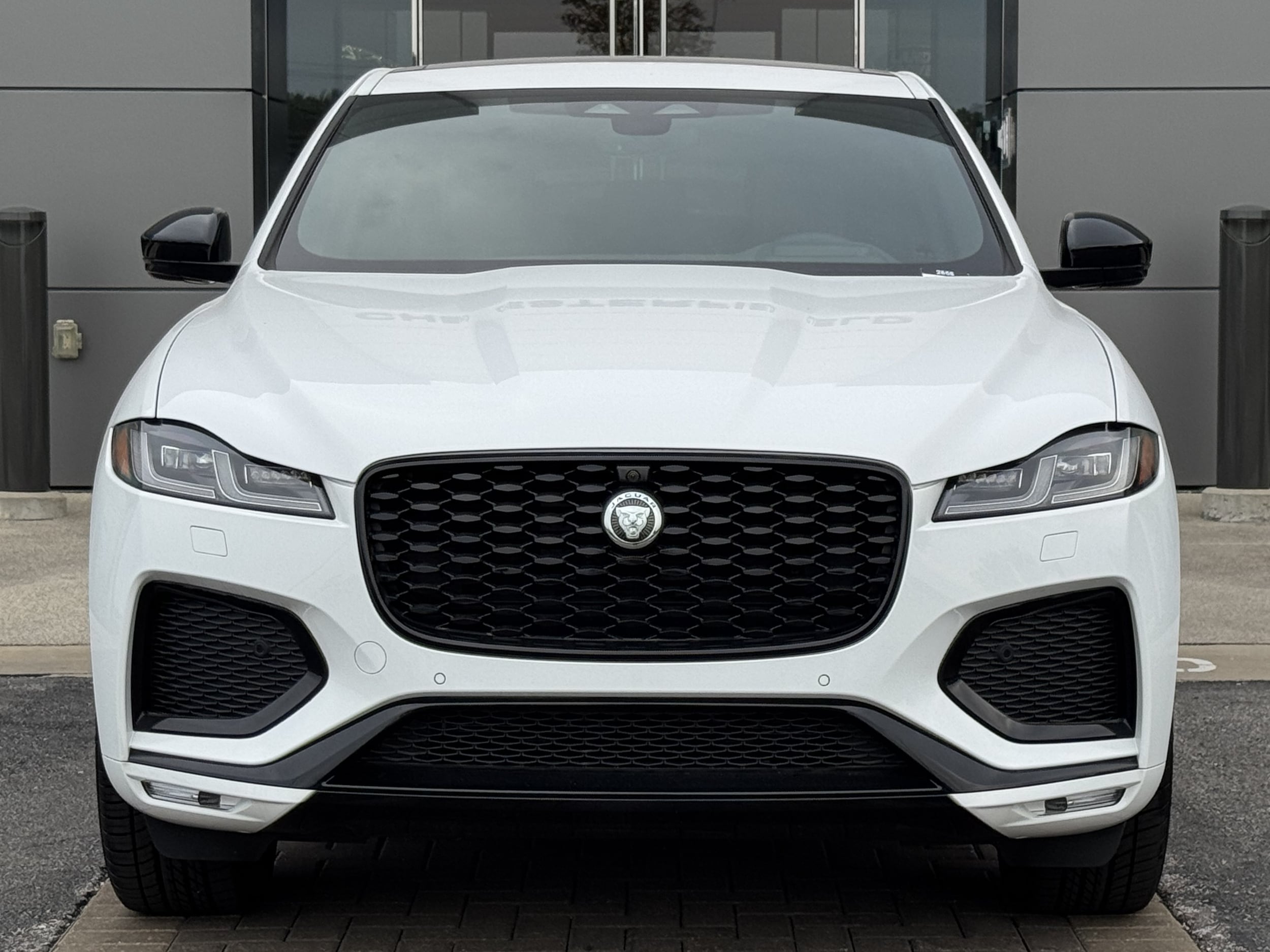 2026 Jaguar F-Pace R-Dynamic S - Photo 8