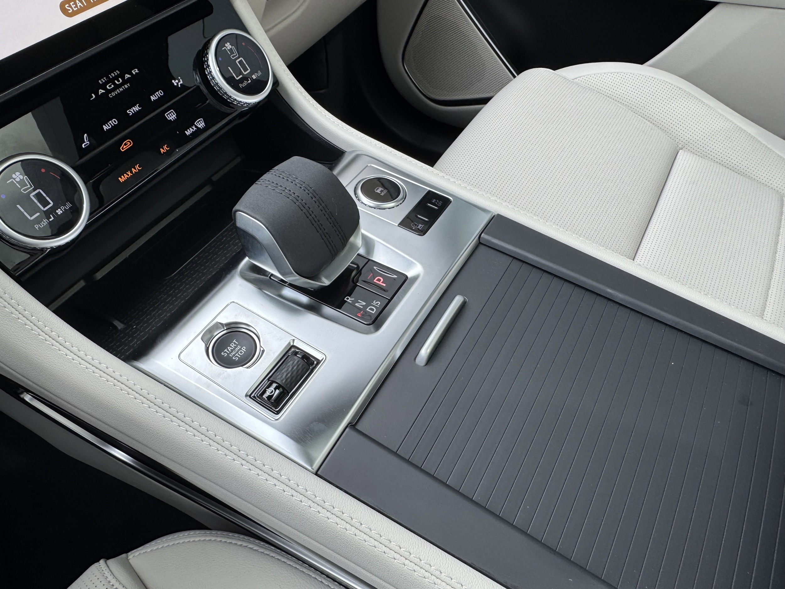 2026 Jaguar F-Pace R-Dynamic S - Photo 26