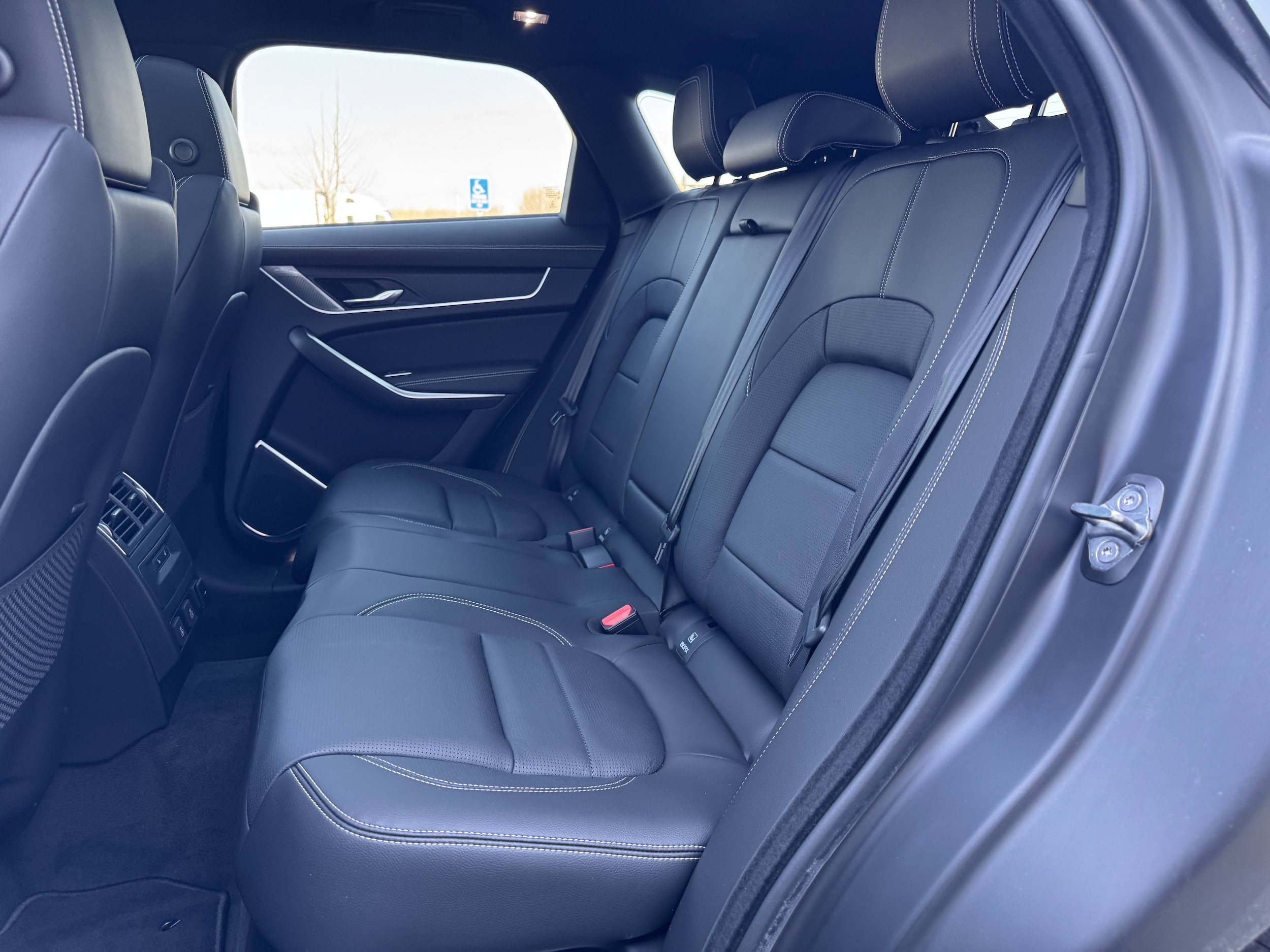 2026 Jaguar F-Pace R-Dynamic S - Photo 28