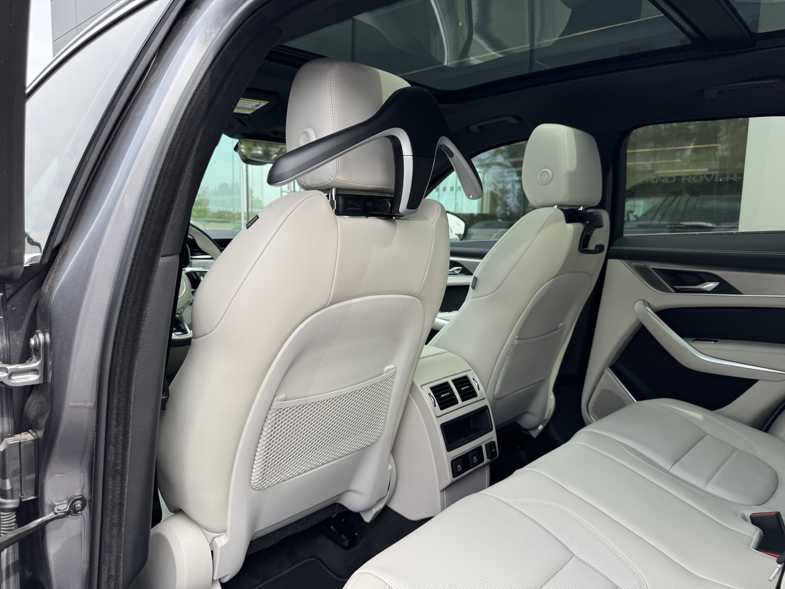 2026 Jaguar F-Pace R-Dynamic S - Photo 29