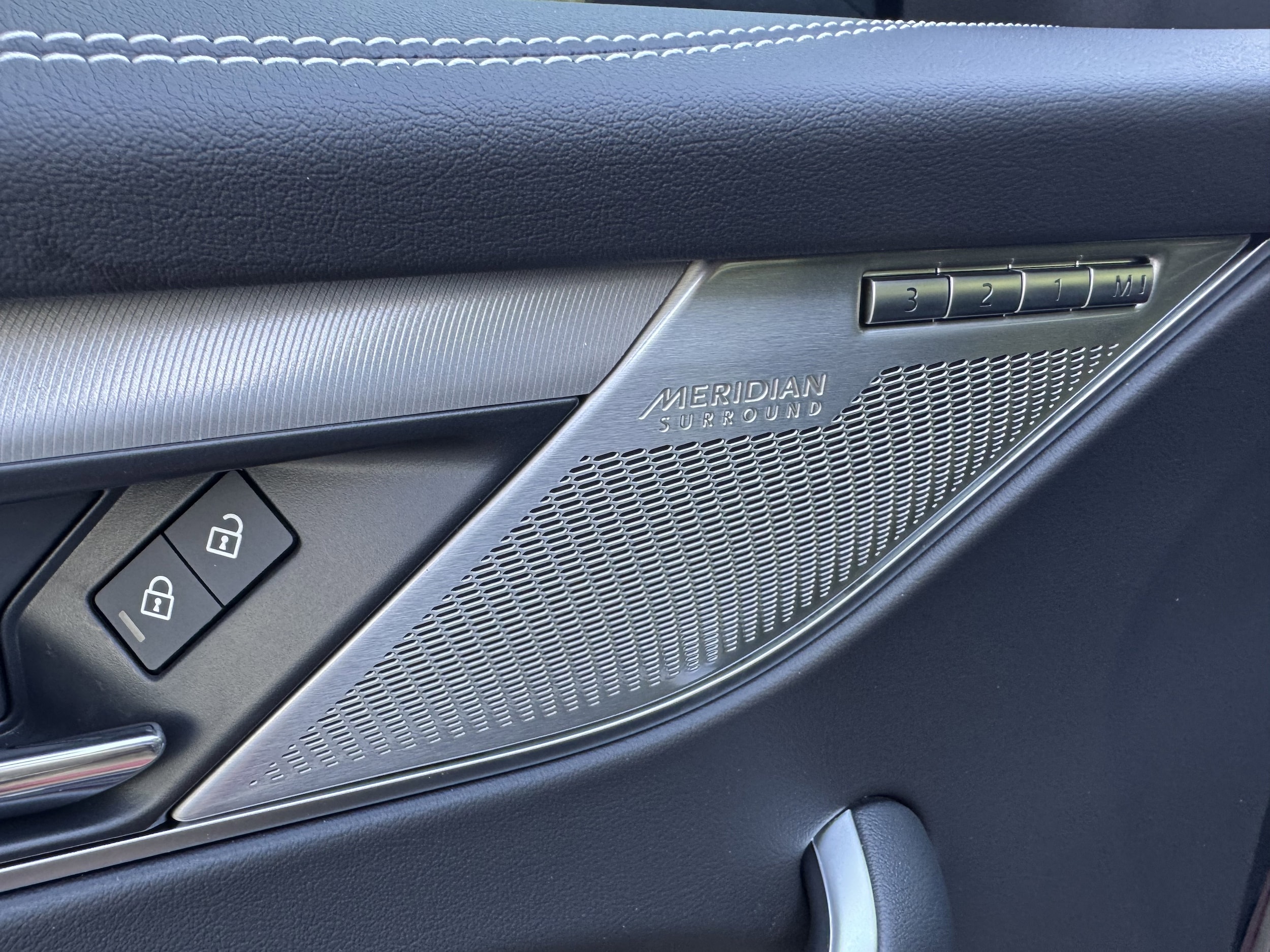 2026 Jaguar F-Pace R-Dynamic S - Photo 11
