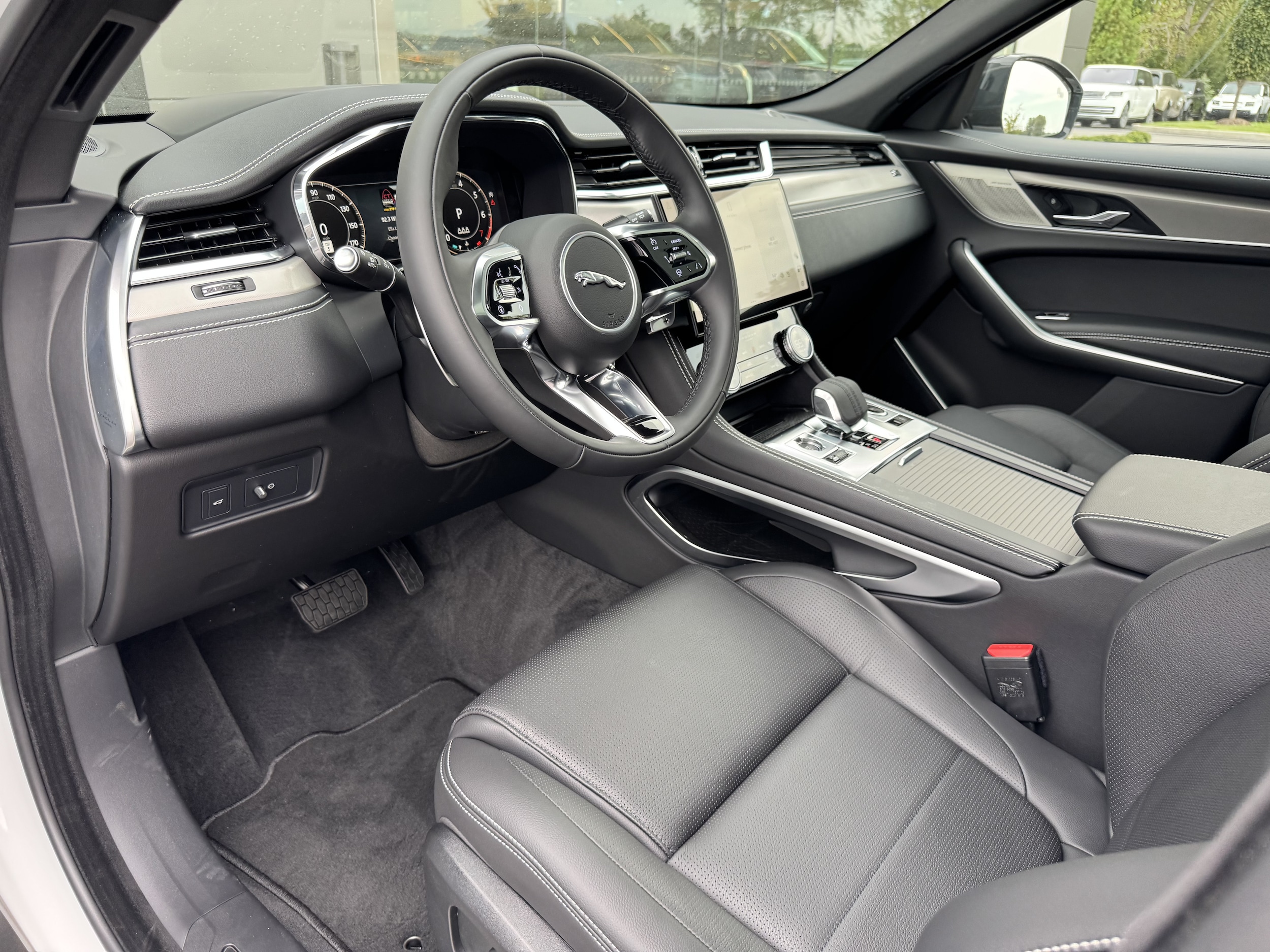 2026 Jaguar F-Pace R-Dynamic S - Photo 13