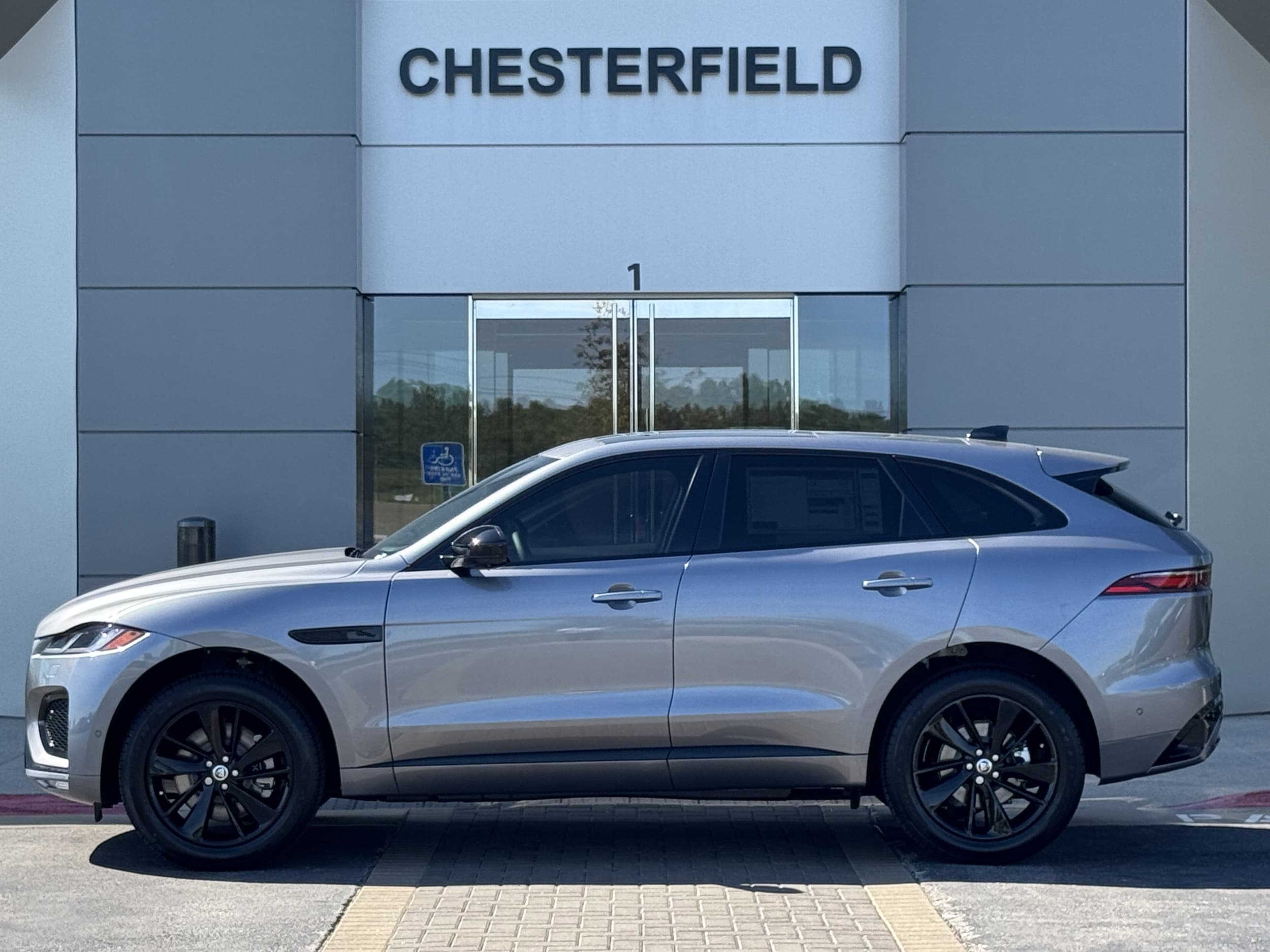 2026 Jaguar F-Pace R-Dynamic S - Photo 6