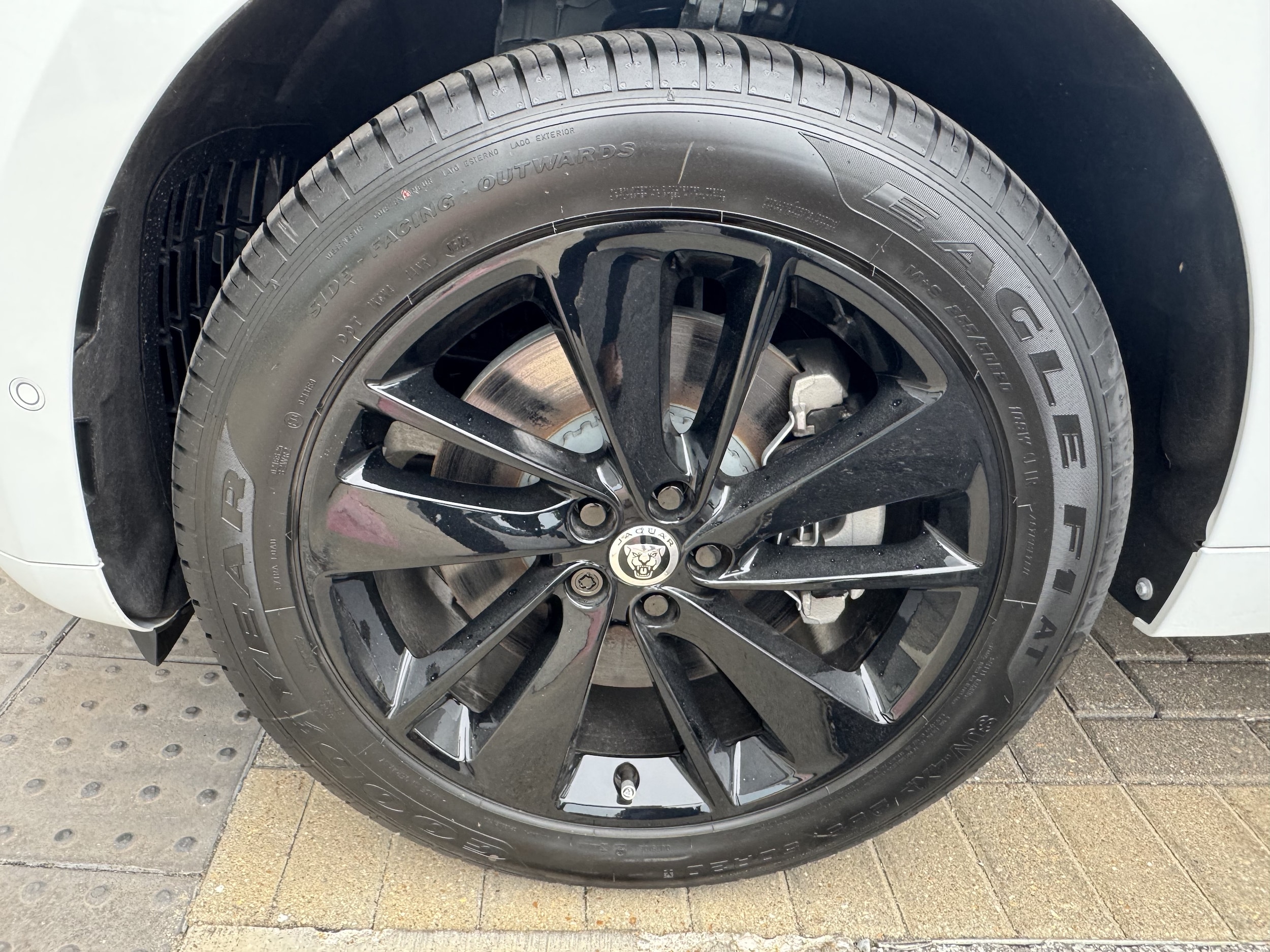 2026 Jaguar F-Pace R-Dynamic S - Photo 9