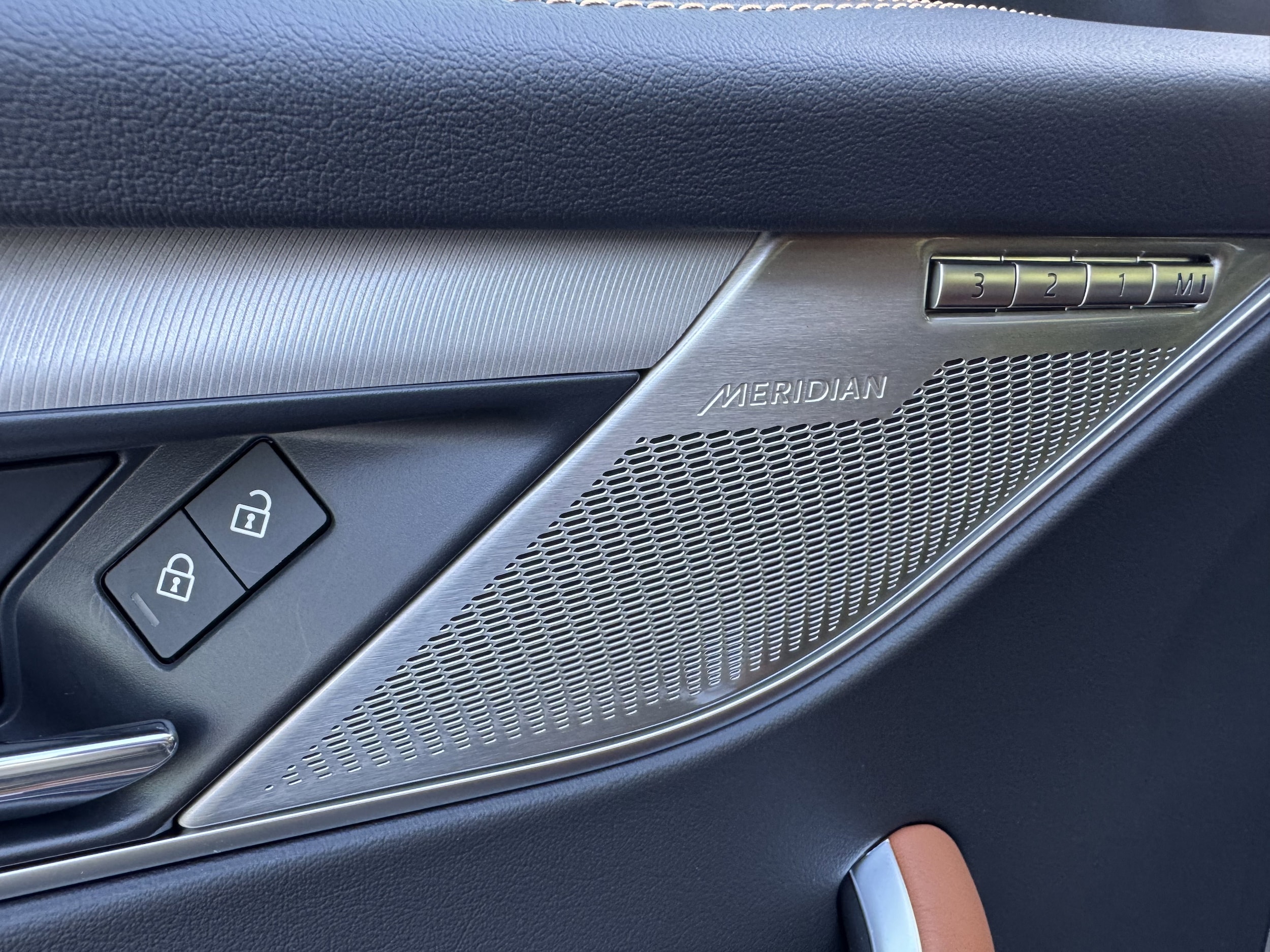 2026 Jaguar F-Pace R-Dynamic S - Photo 11