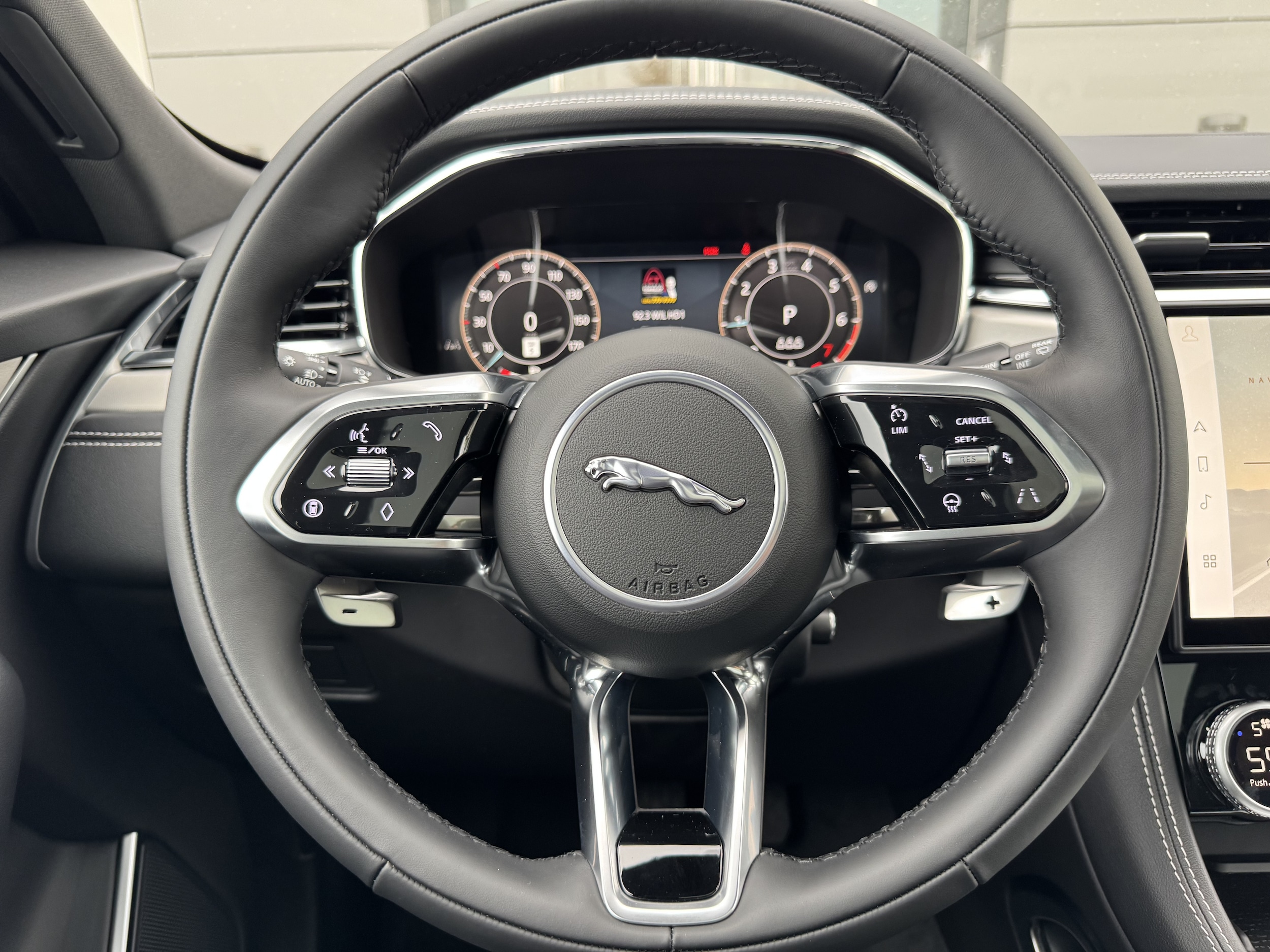2026 Jaguar F-Pace R-Dynamic S - Photo 16