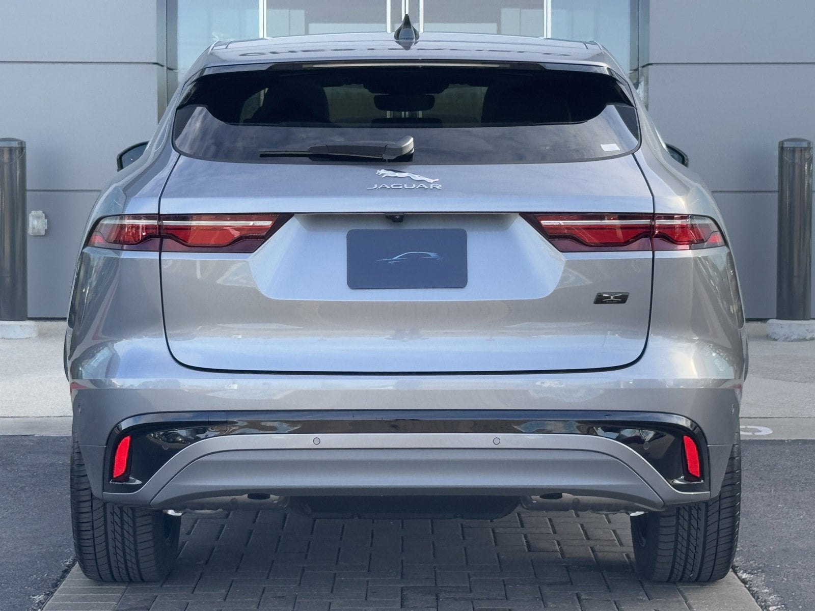 2026 Jaguar F-Pace R-Dynamic S - Photo 7