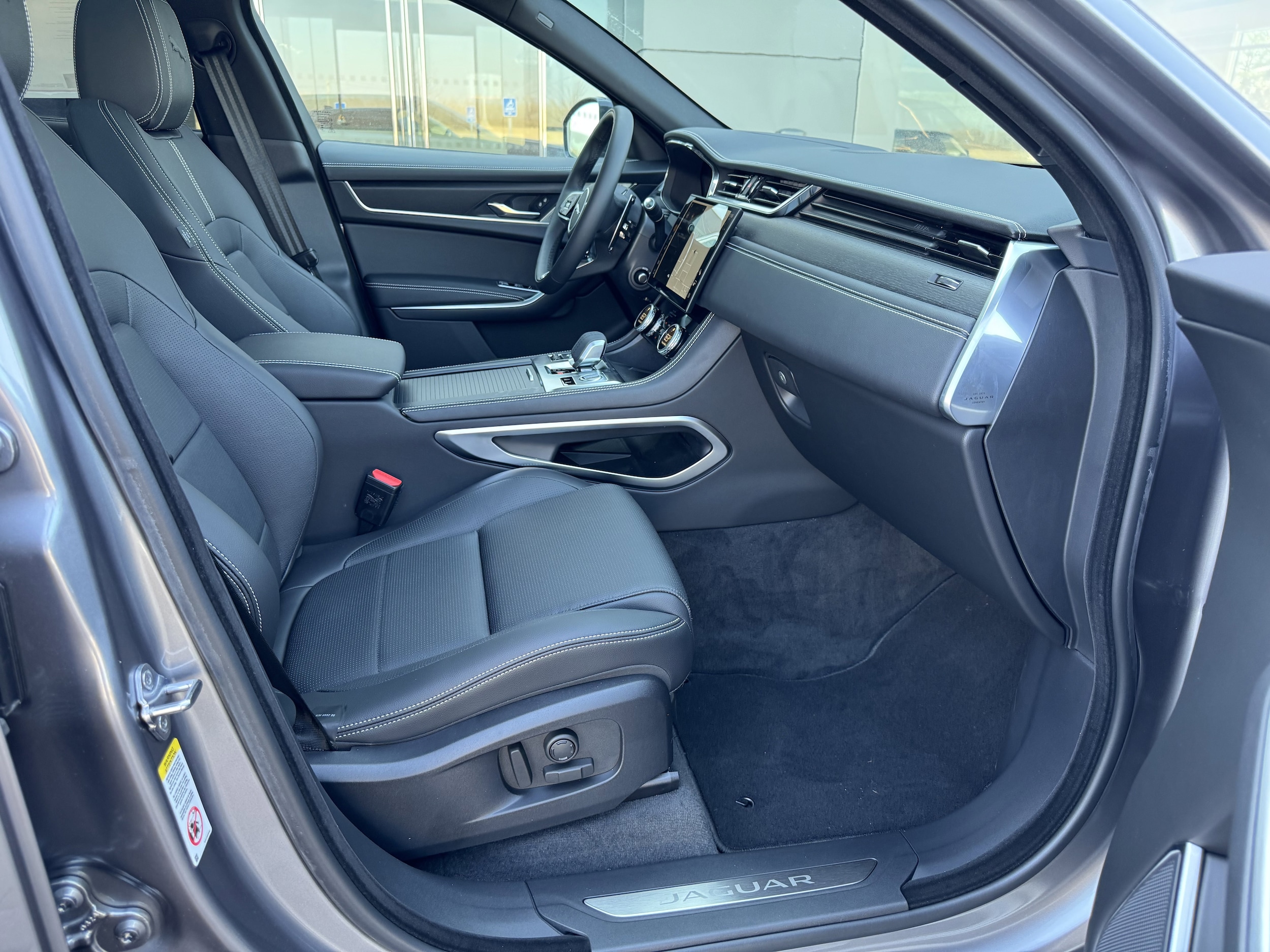 2026 Jaguar F-Pace R-Dynamic S - Photo 8