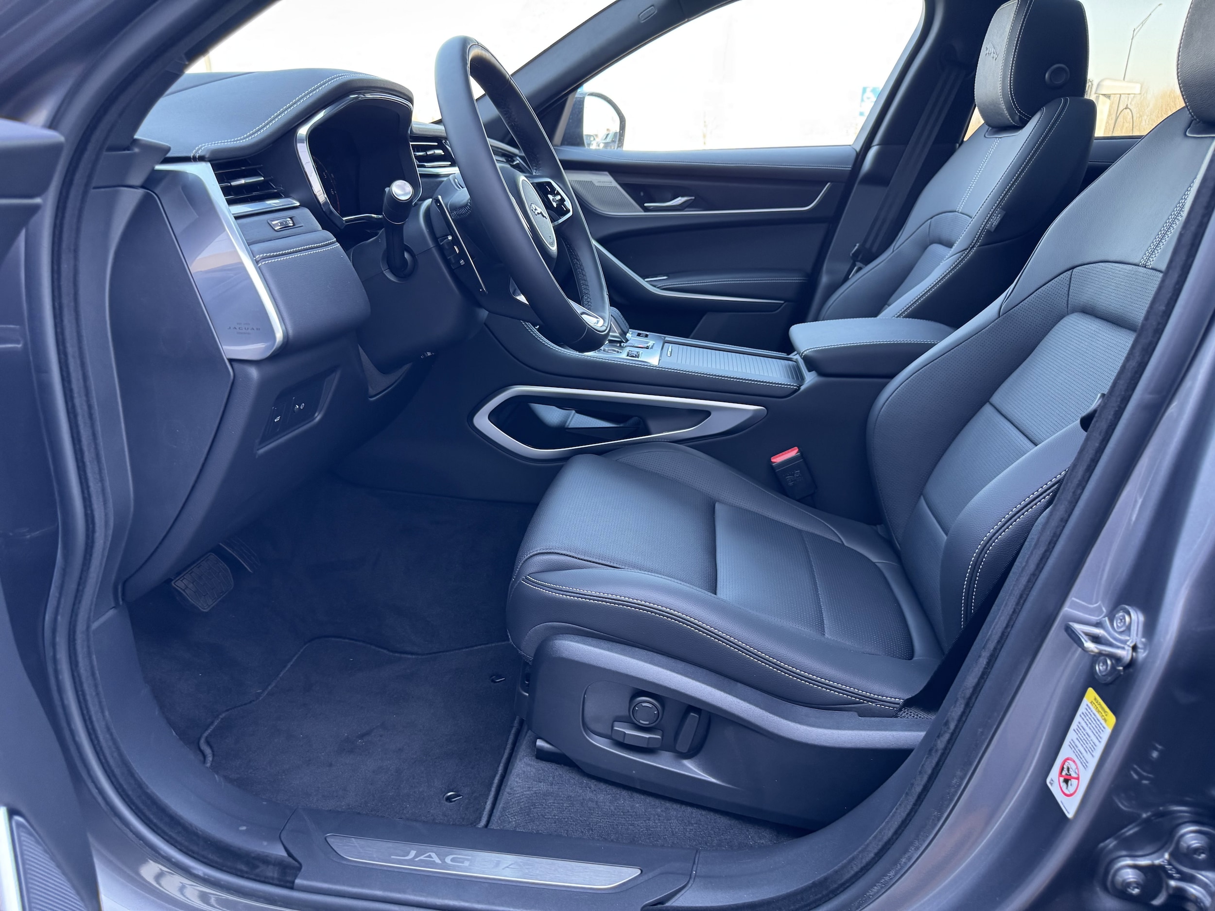 2026 Jaguar F-Pace R-Dynamic S - Photo 15