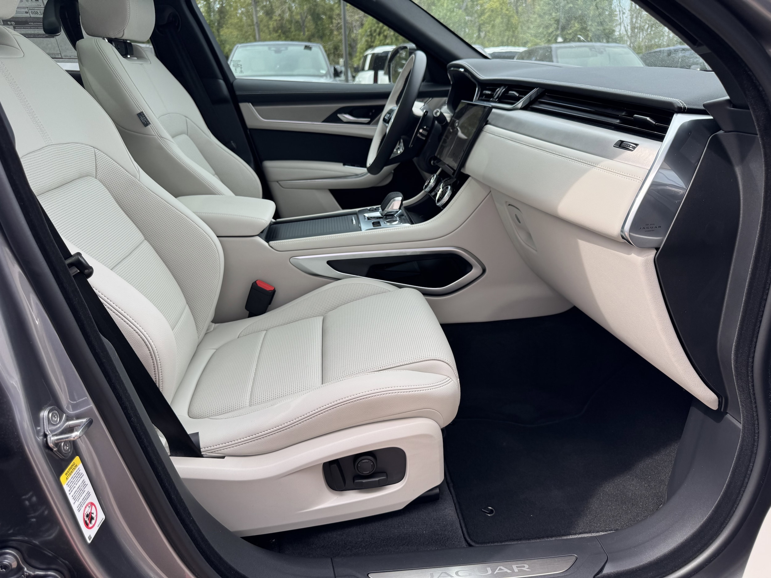 2026 Jaguar F-Pace R-Dynamic S - Photo 10