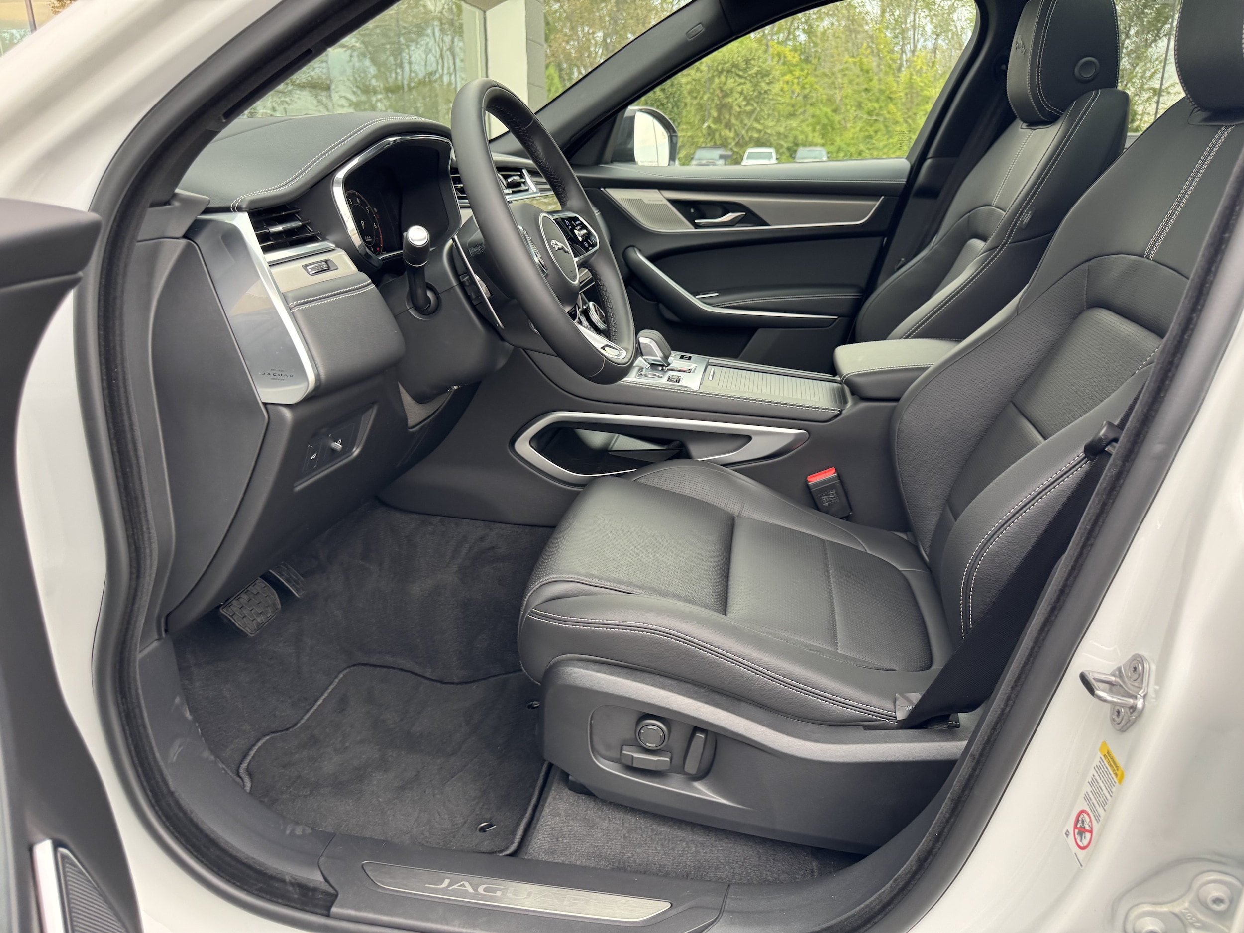 2026 Jaguar F-Pace R-Dynamic S - Photo 14