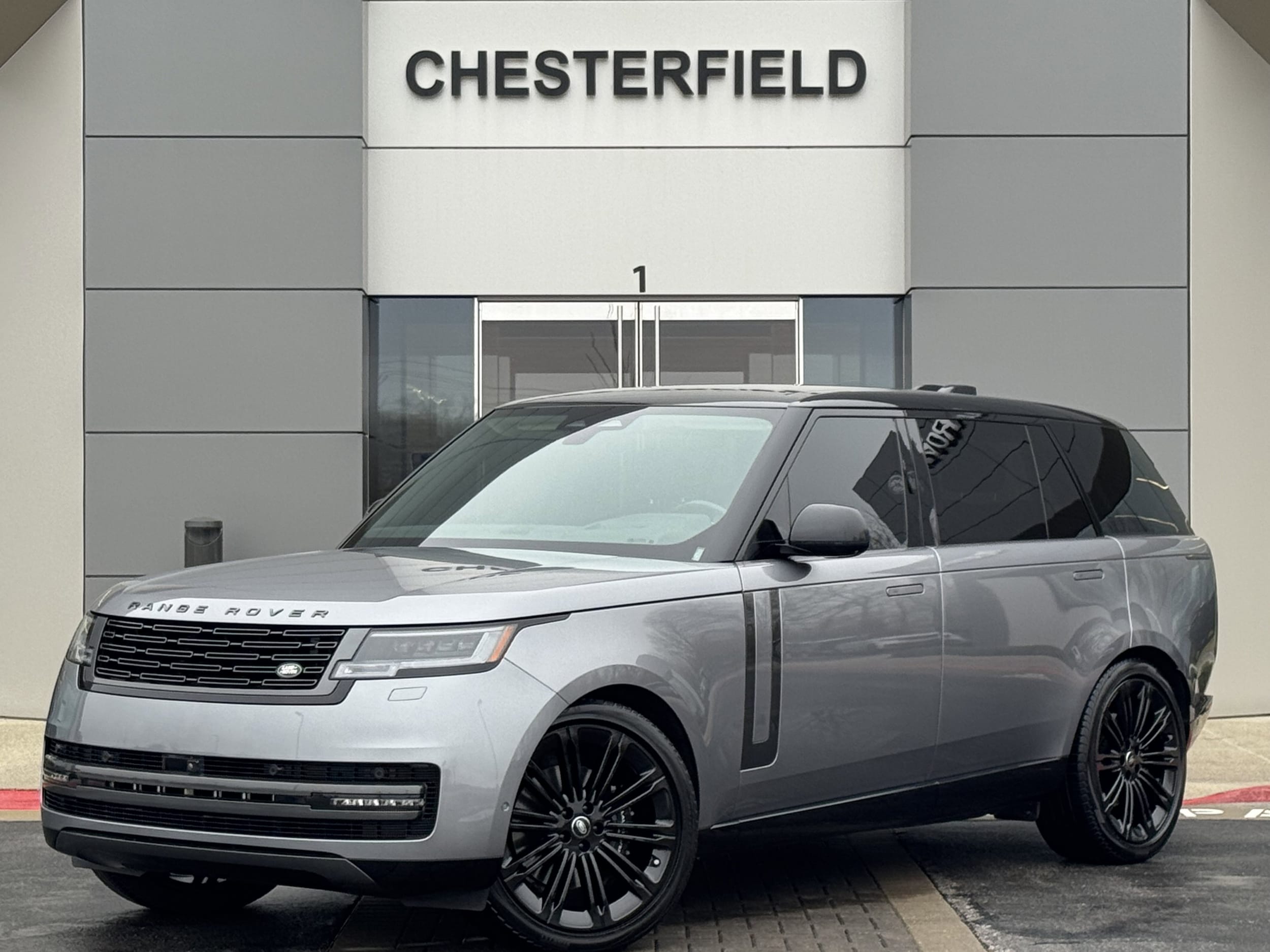2024 Land Rover Range Rover SE's photo