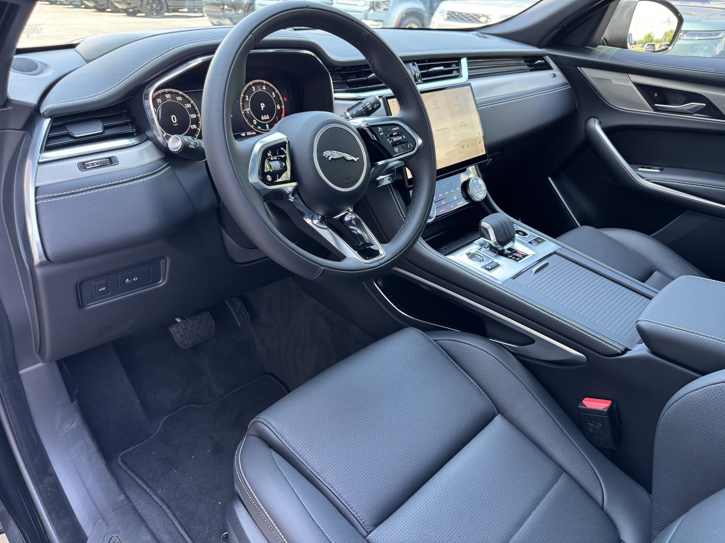 2026 Jaguar F-Pace R-Dynamic S - Photo 13