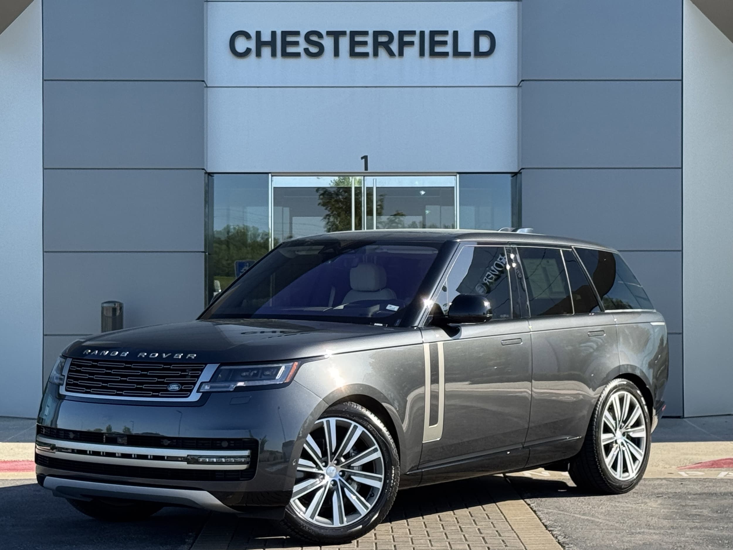 2023 Land Rover Range Rover 3.0 SE SWB's photo