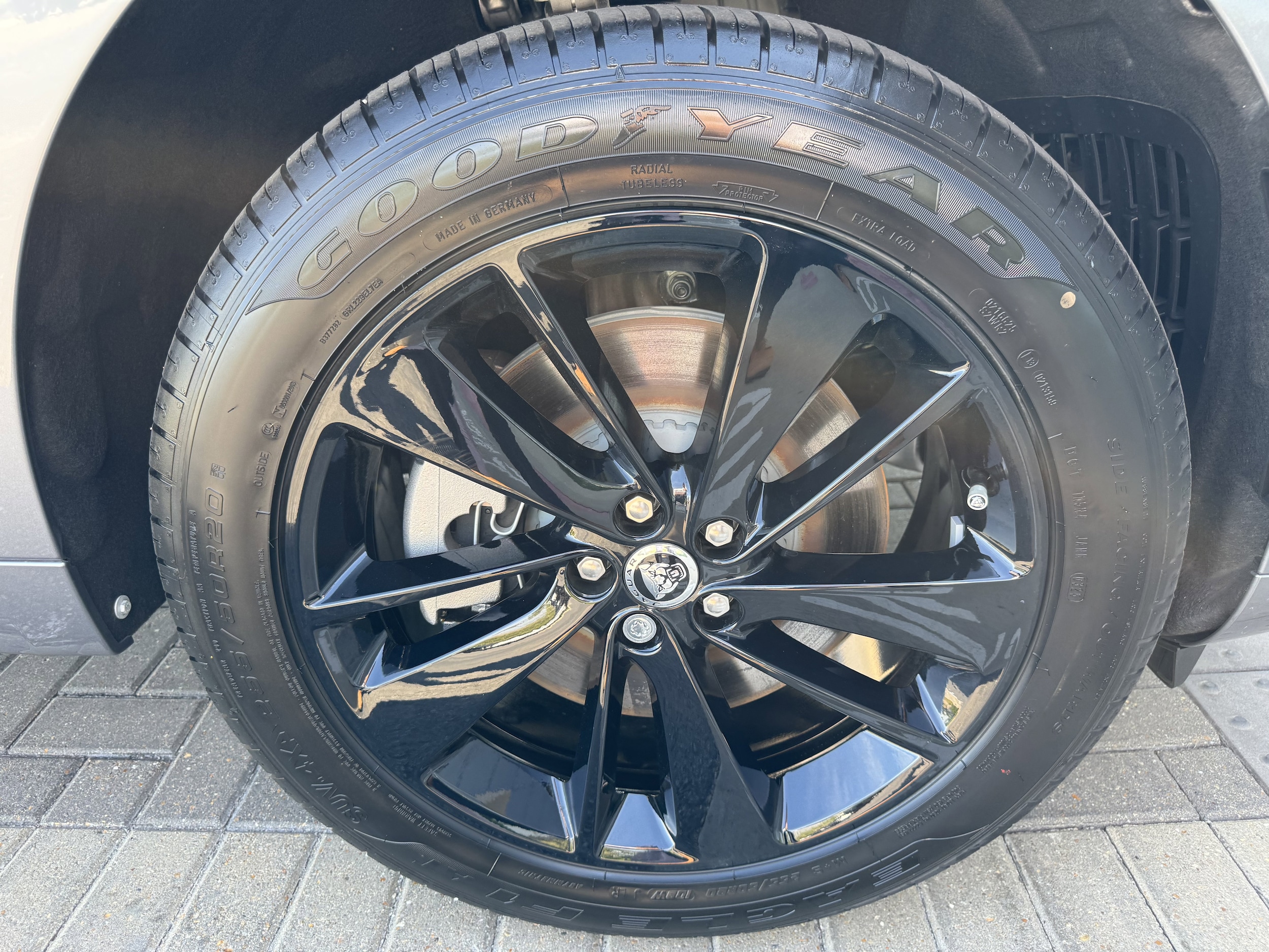 2026 Jaguar F-Pace R-Dynamic S - Photo 9