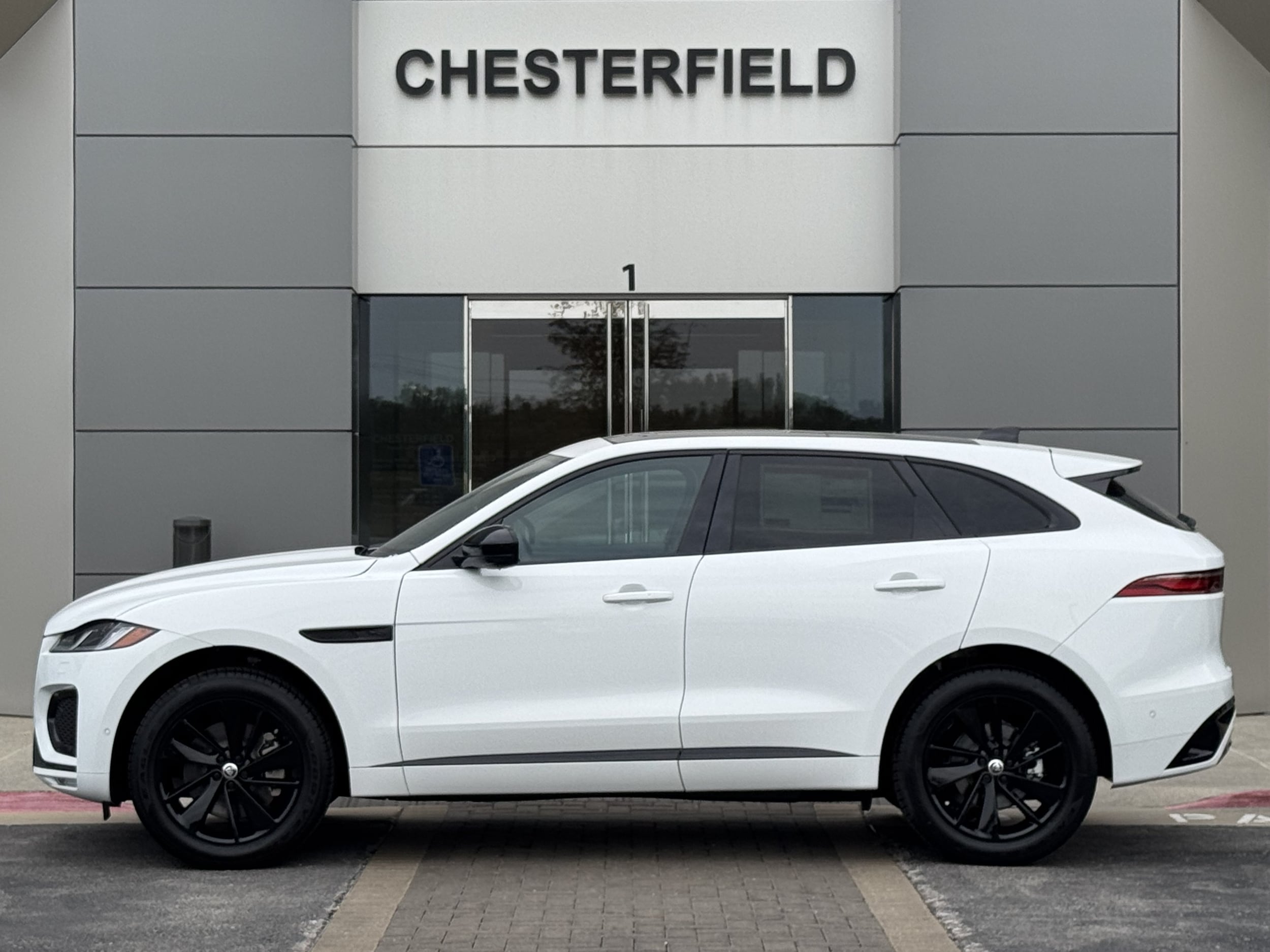 2026 Jaguar F-Pace R-Dynamic S - Photo 6