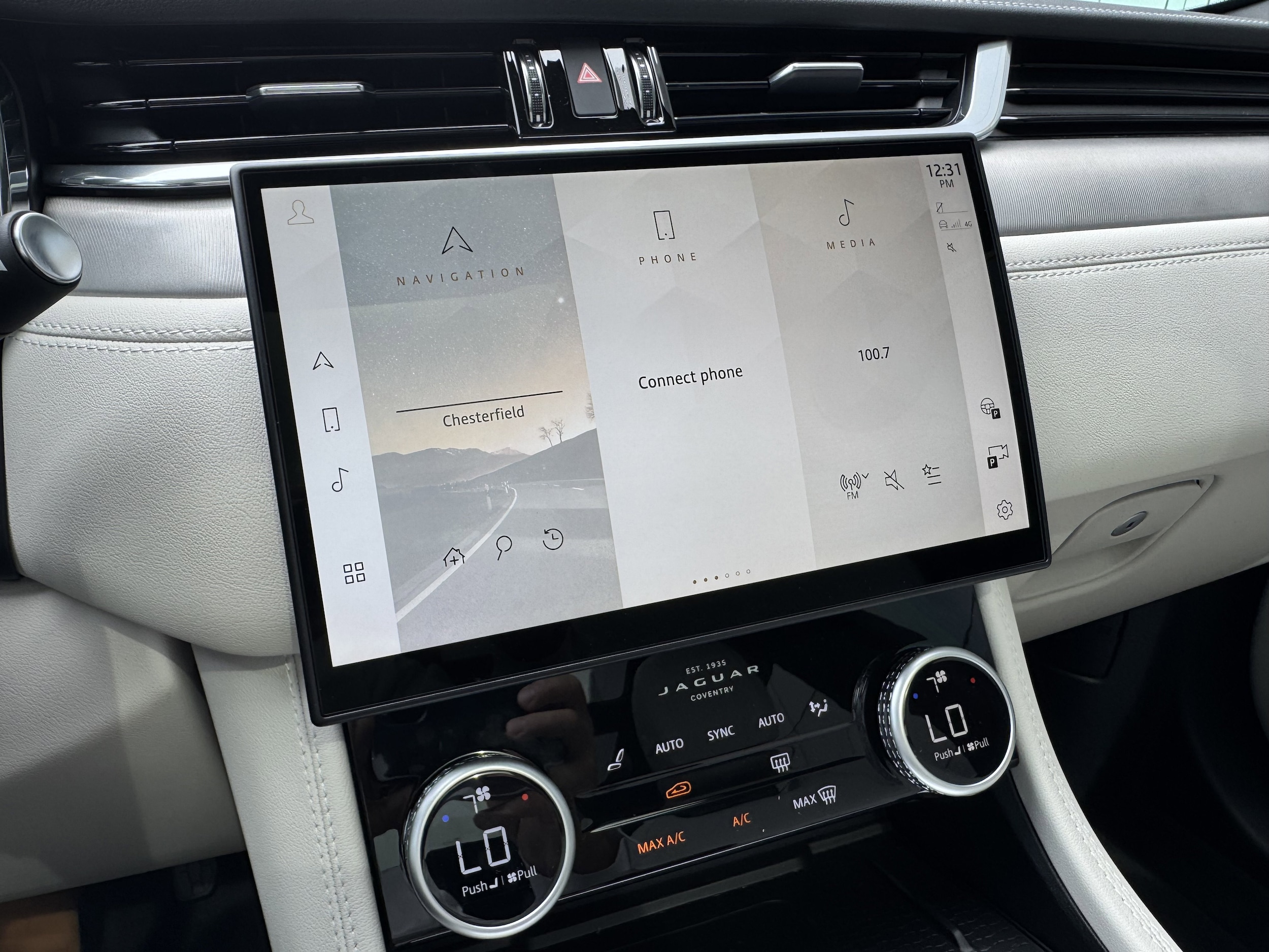 2026 Jaguar F-Pace R-Dynamic S - Photo 23