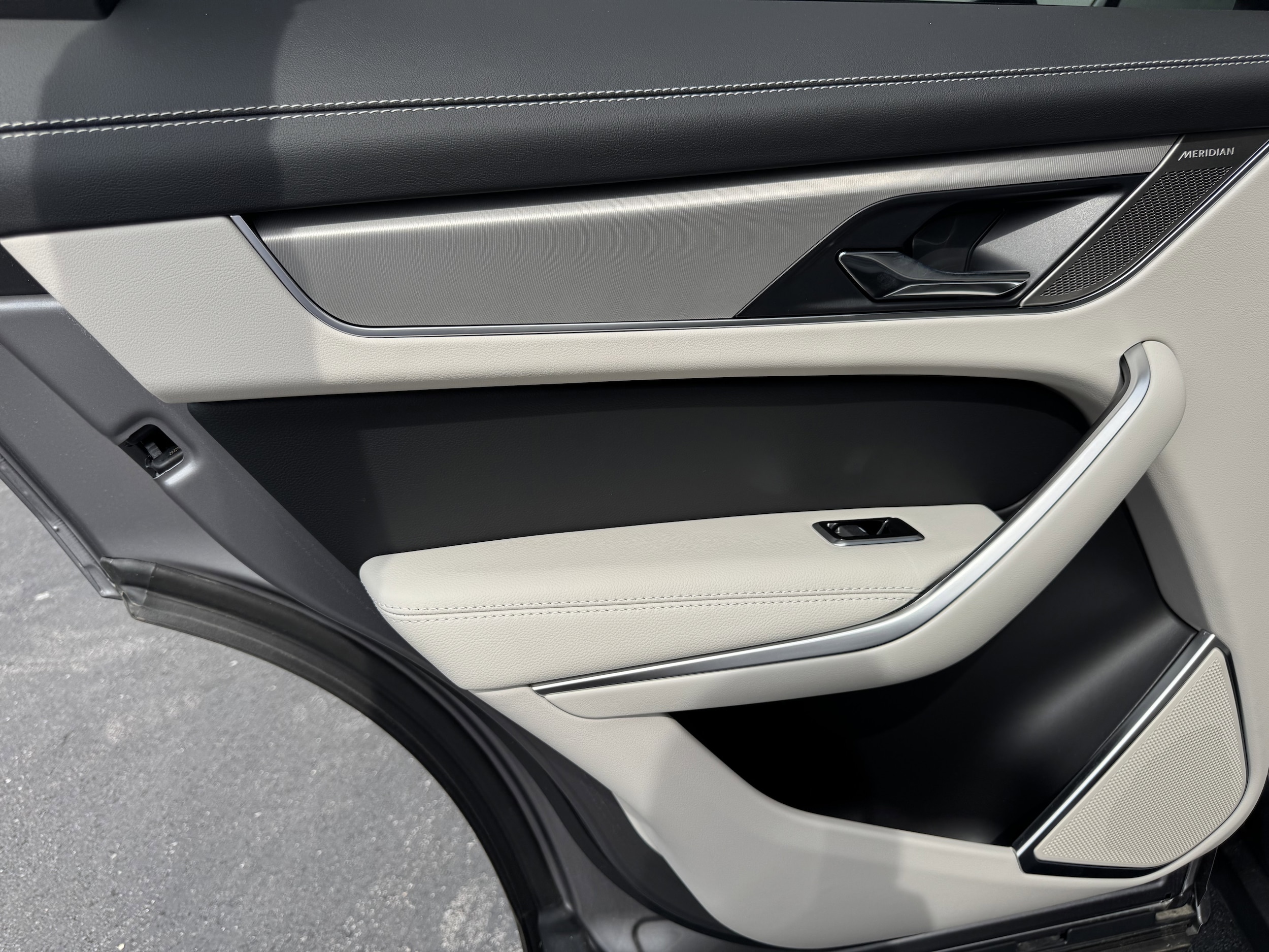 2026 Jaguar F-Pace R-Dynamic S - Photo 32