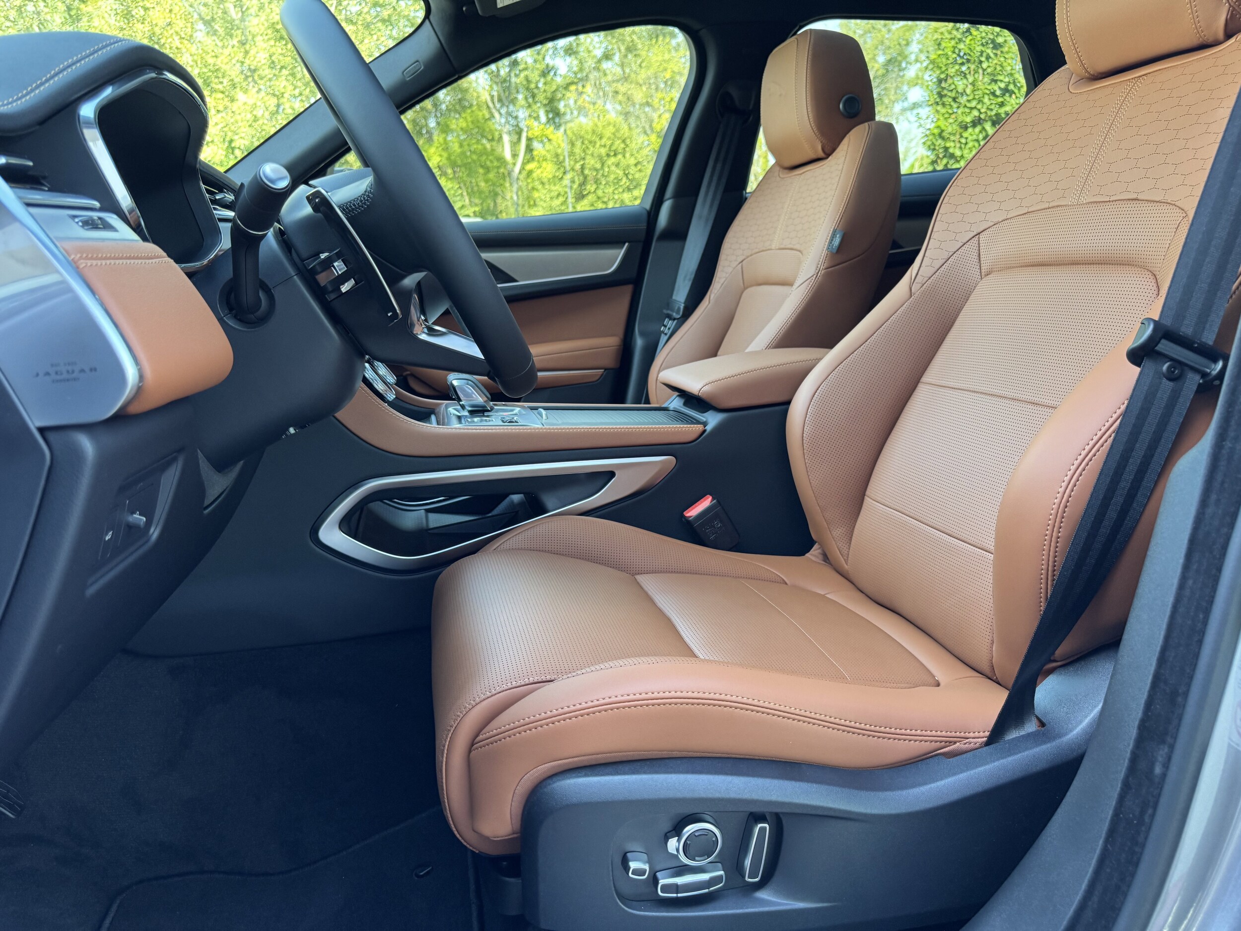 2026 Jaguar F-Pace R-Dynamic S - Photo 15