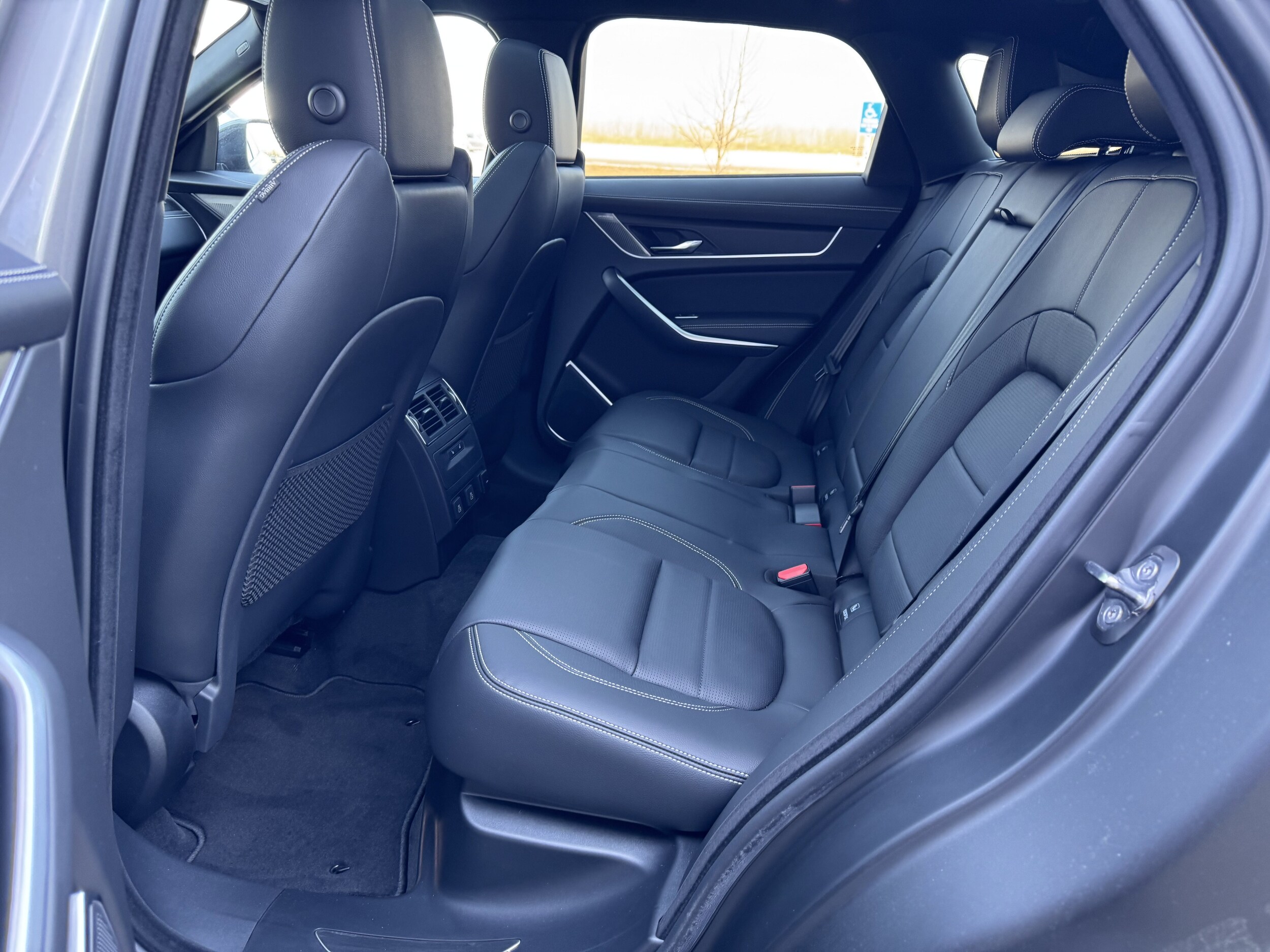 2026 Jaguar F-Pace R-Dynamic S - Photo 10