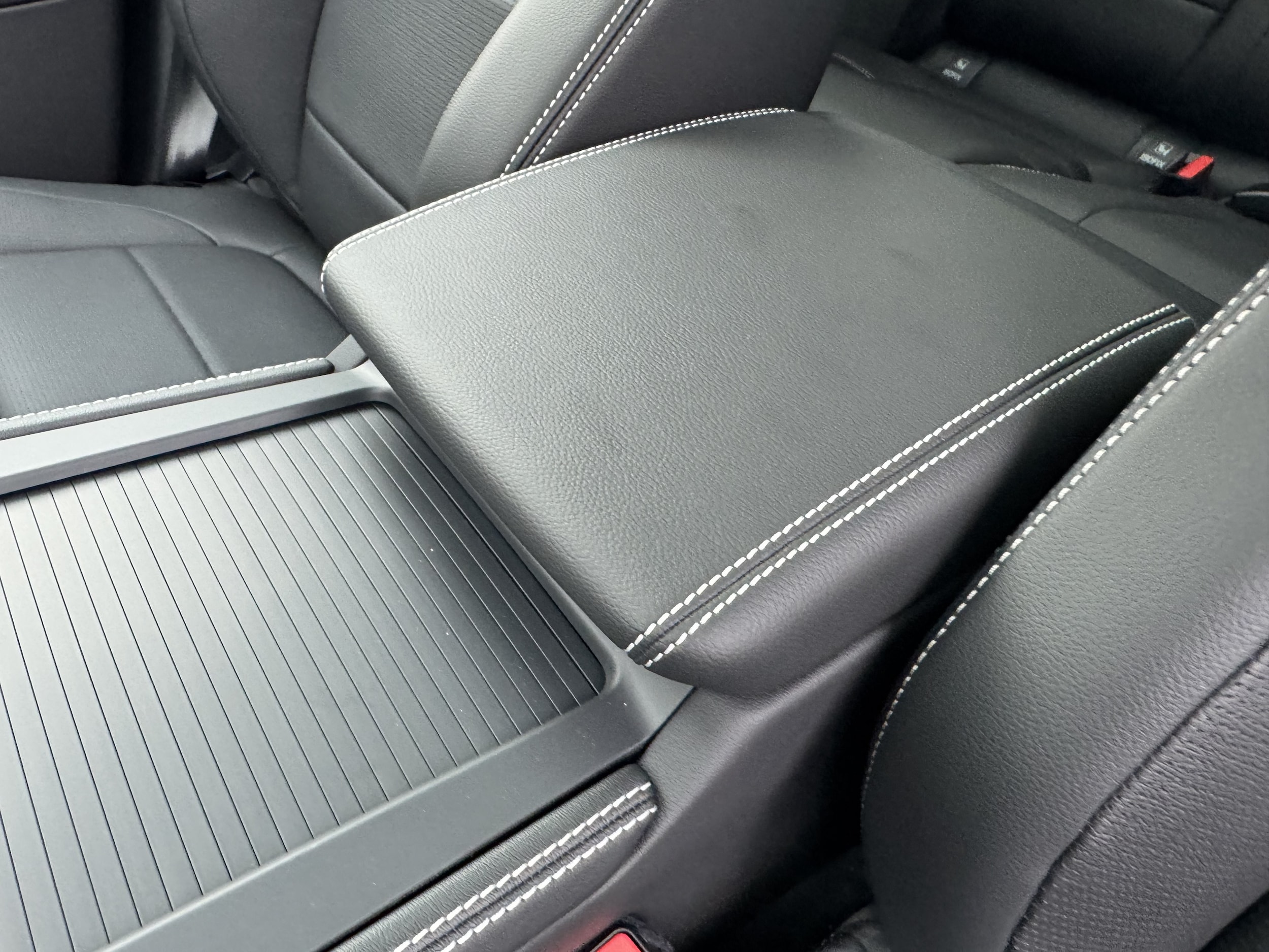 2026 Jaguar F-Pace R-Dynamic S - Photo 24