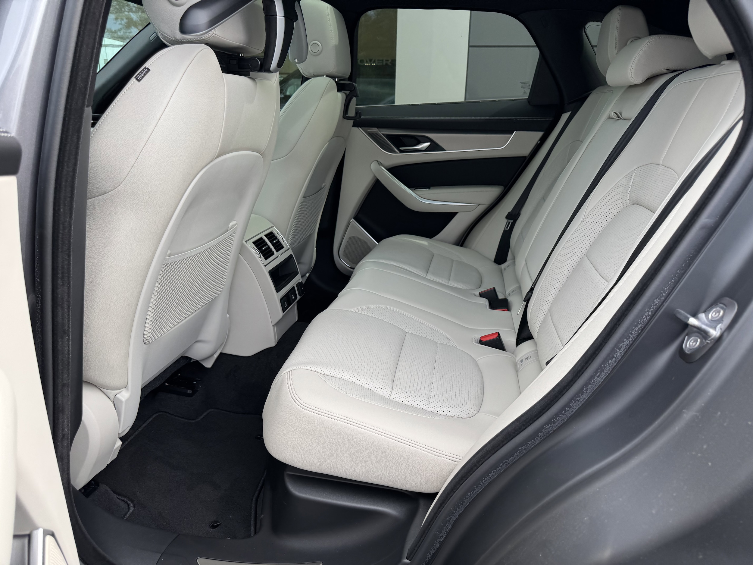 2026 Jaguar F-Pace R-Dynamic S - Photo 12