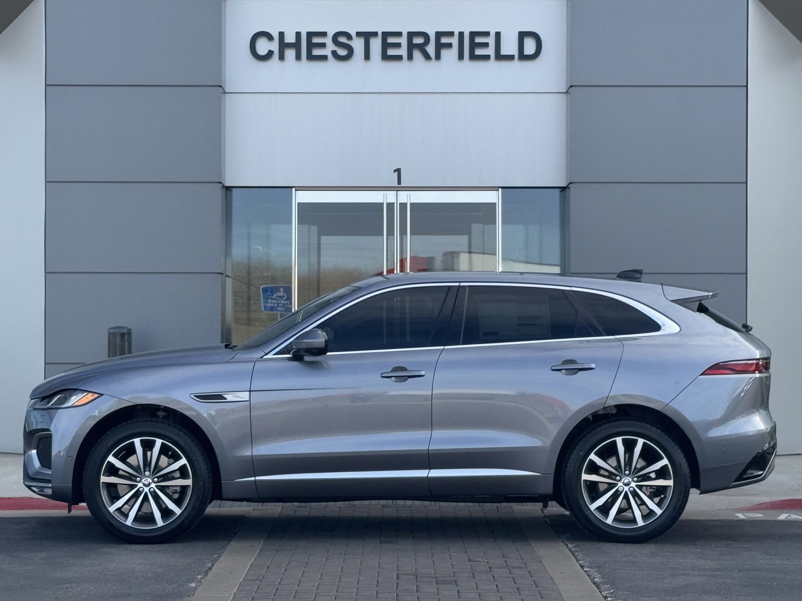2026 Jaguar F-Pace R-Dynamic S - Photo 6