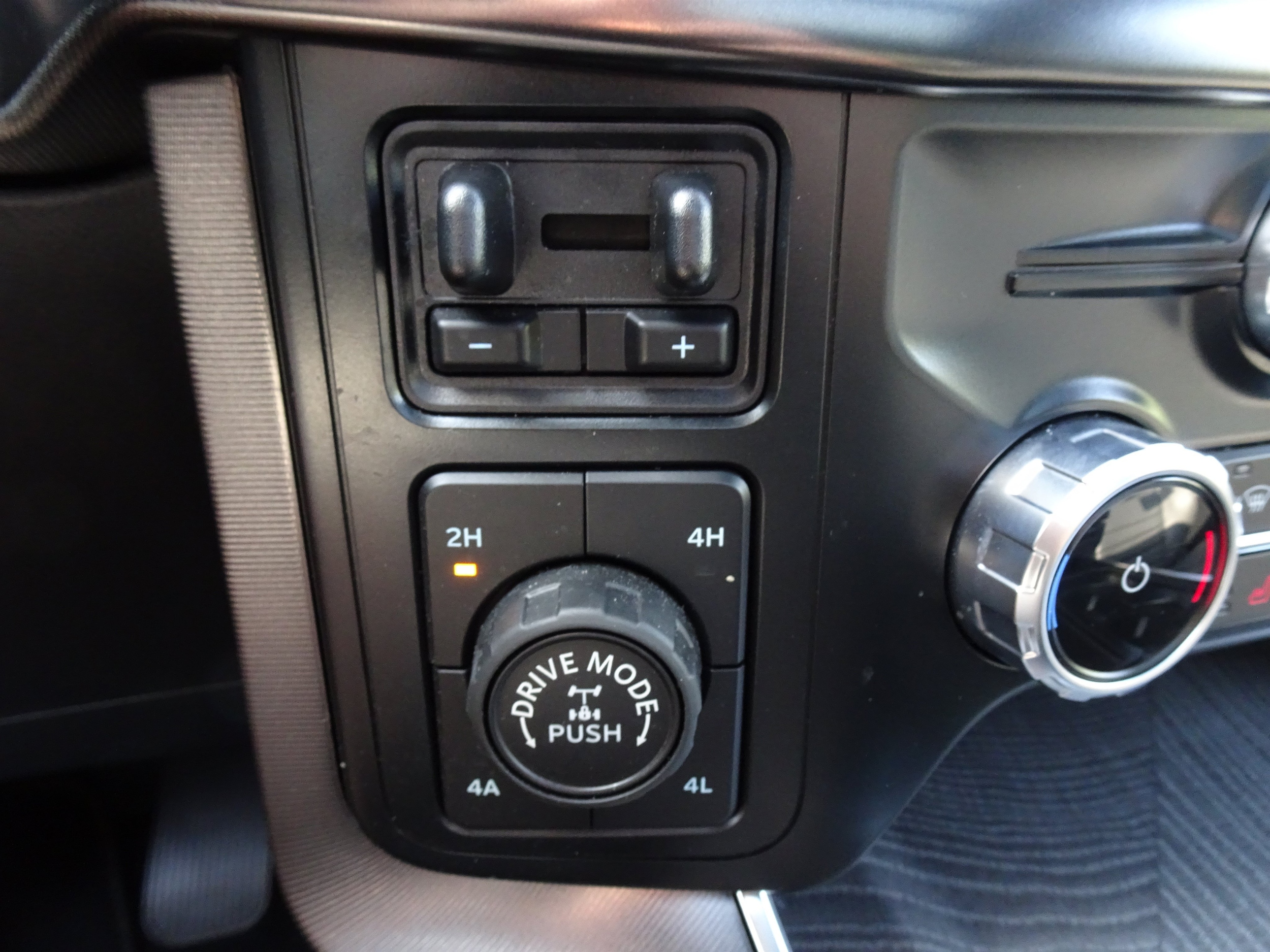2023 Ford F-150 Platinum - Photo 35