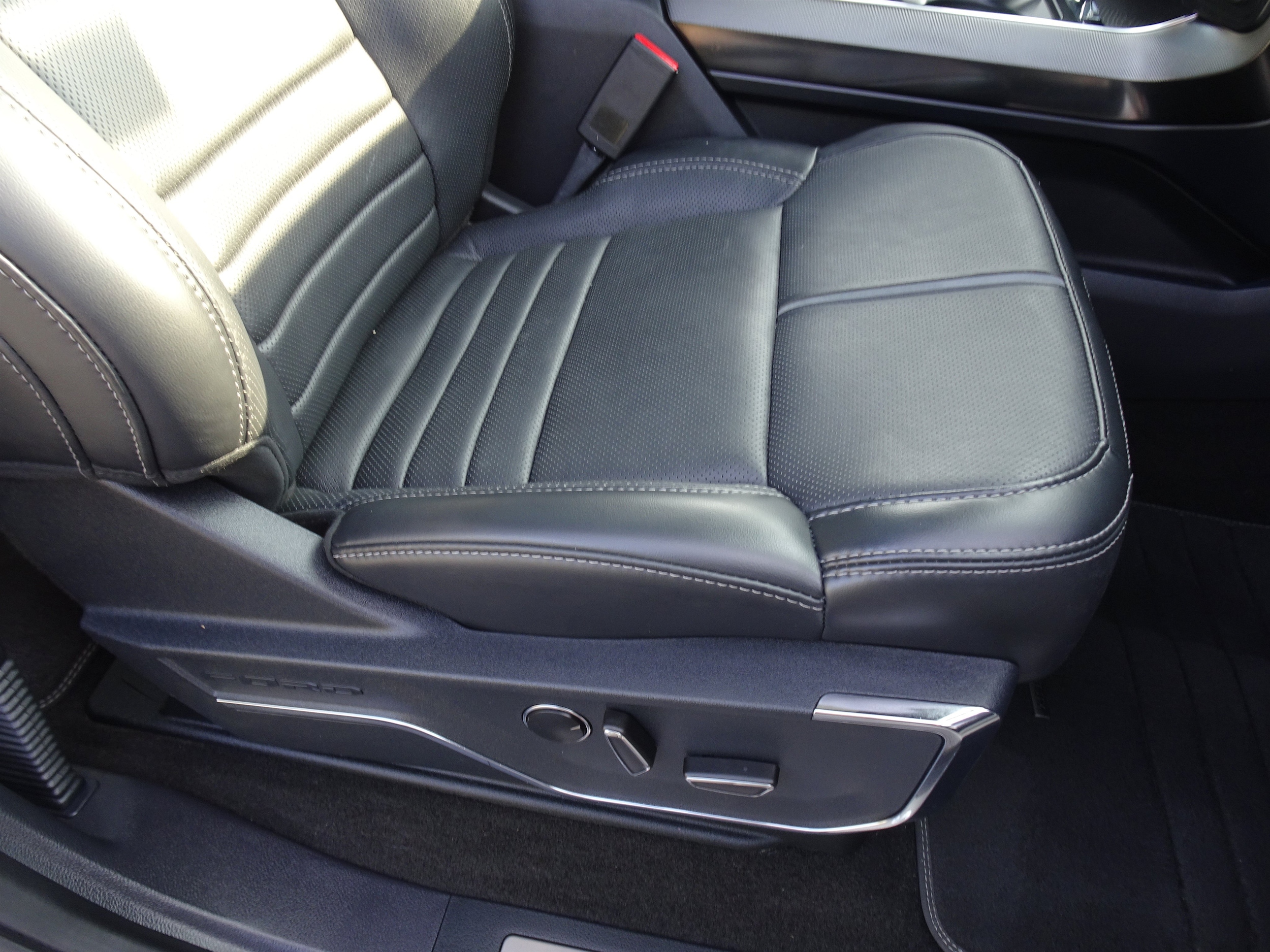 2023 Ford F-150 Platinum - Photo 30