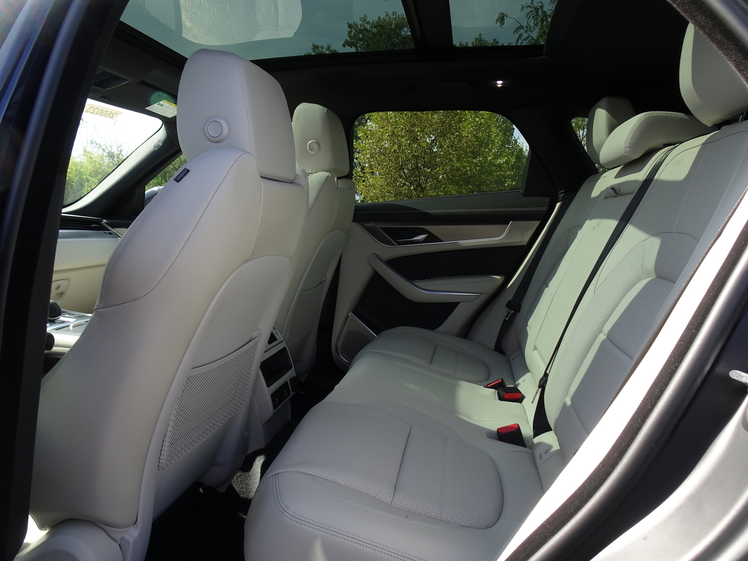 2026 Jaguar F-Pace R-Dynamic S - Photo 19