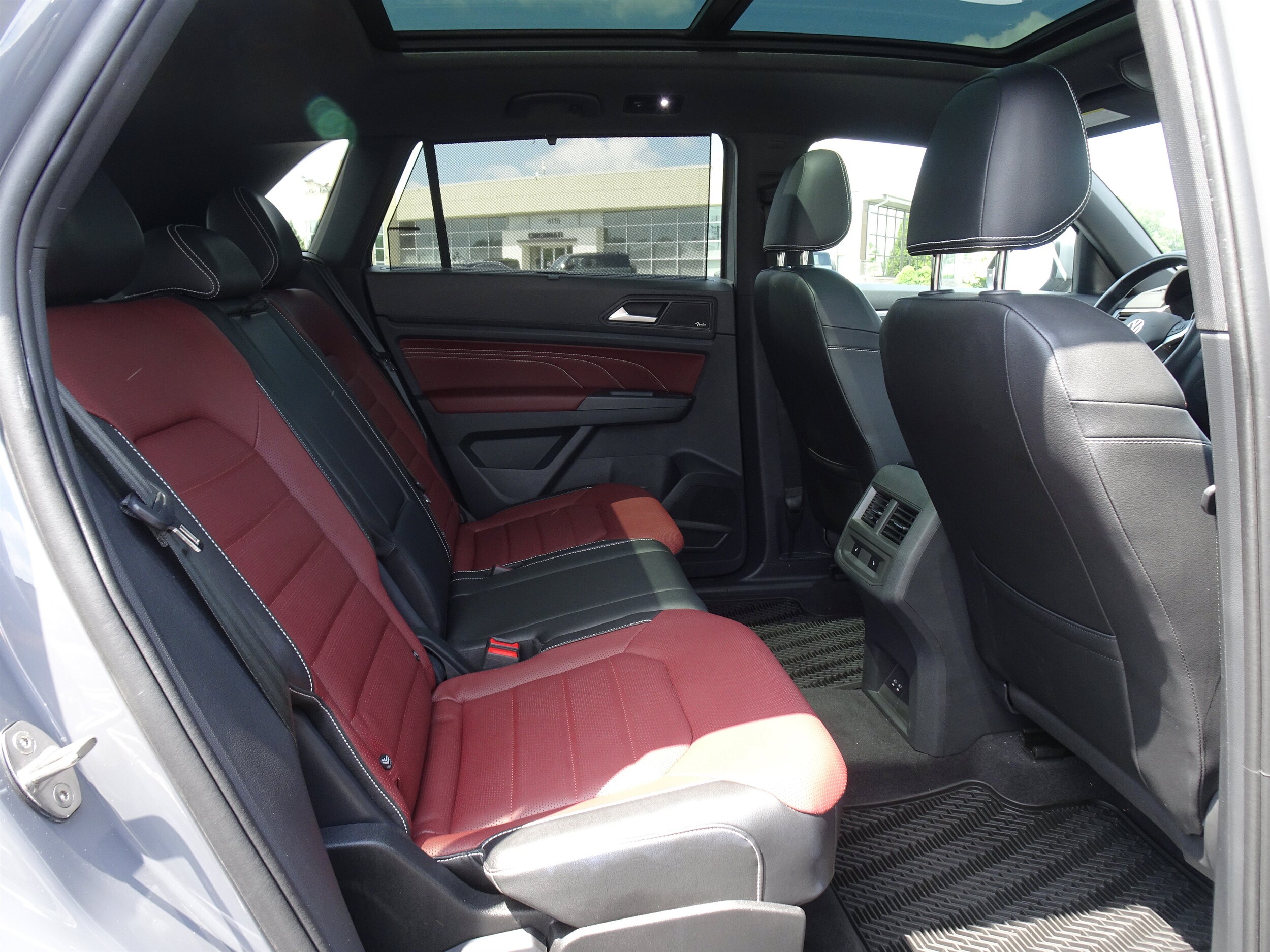 2023 Volkswagen Atlas Cross Sport SEL Premium R-Line - Photo 19