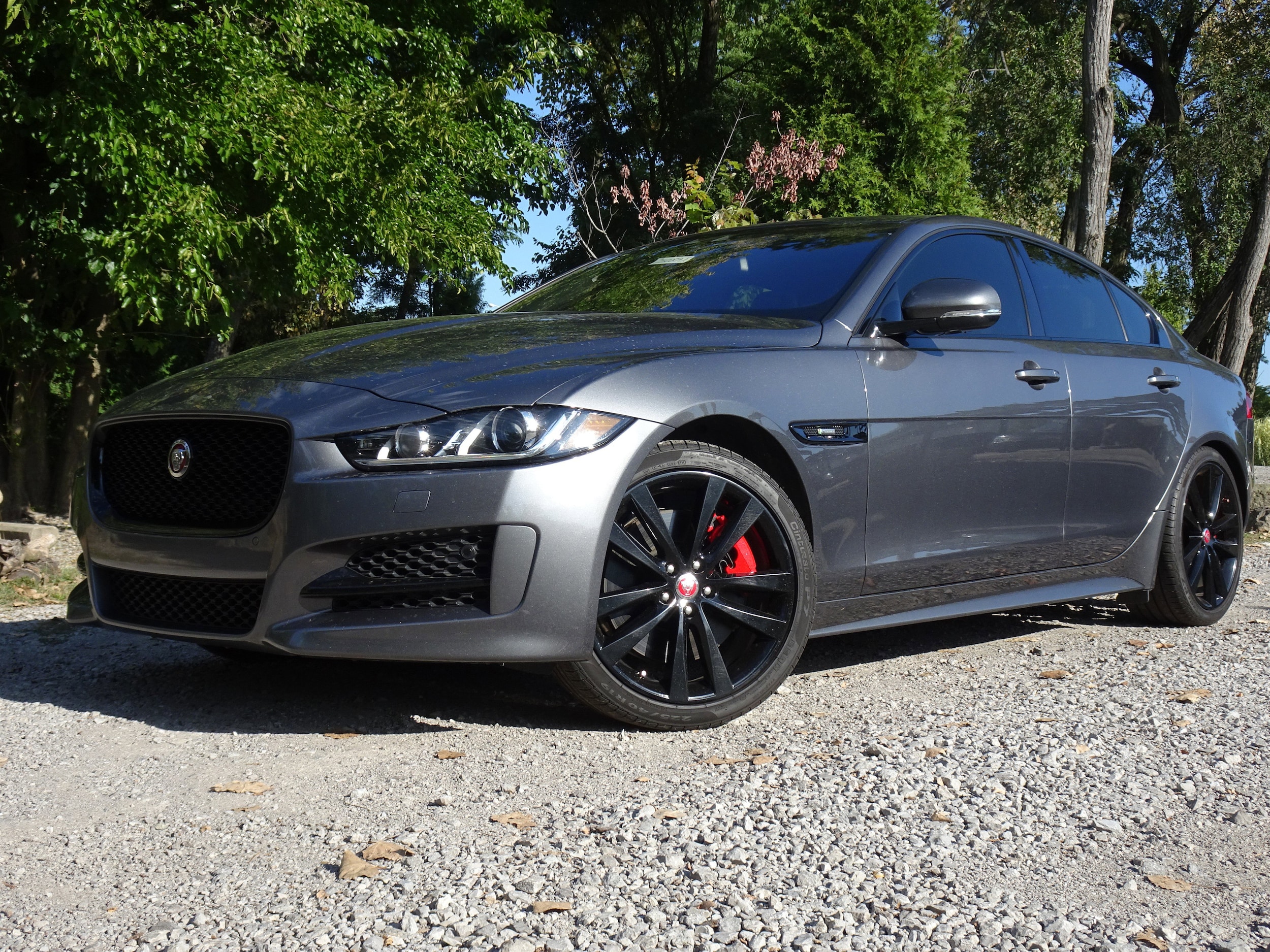 2017 Jaguar XE 35t R-Sport