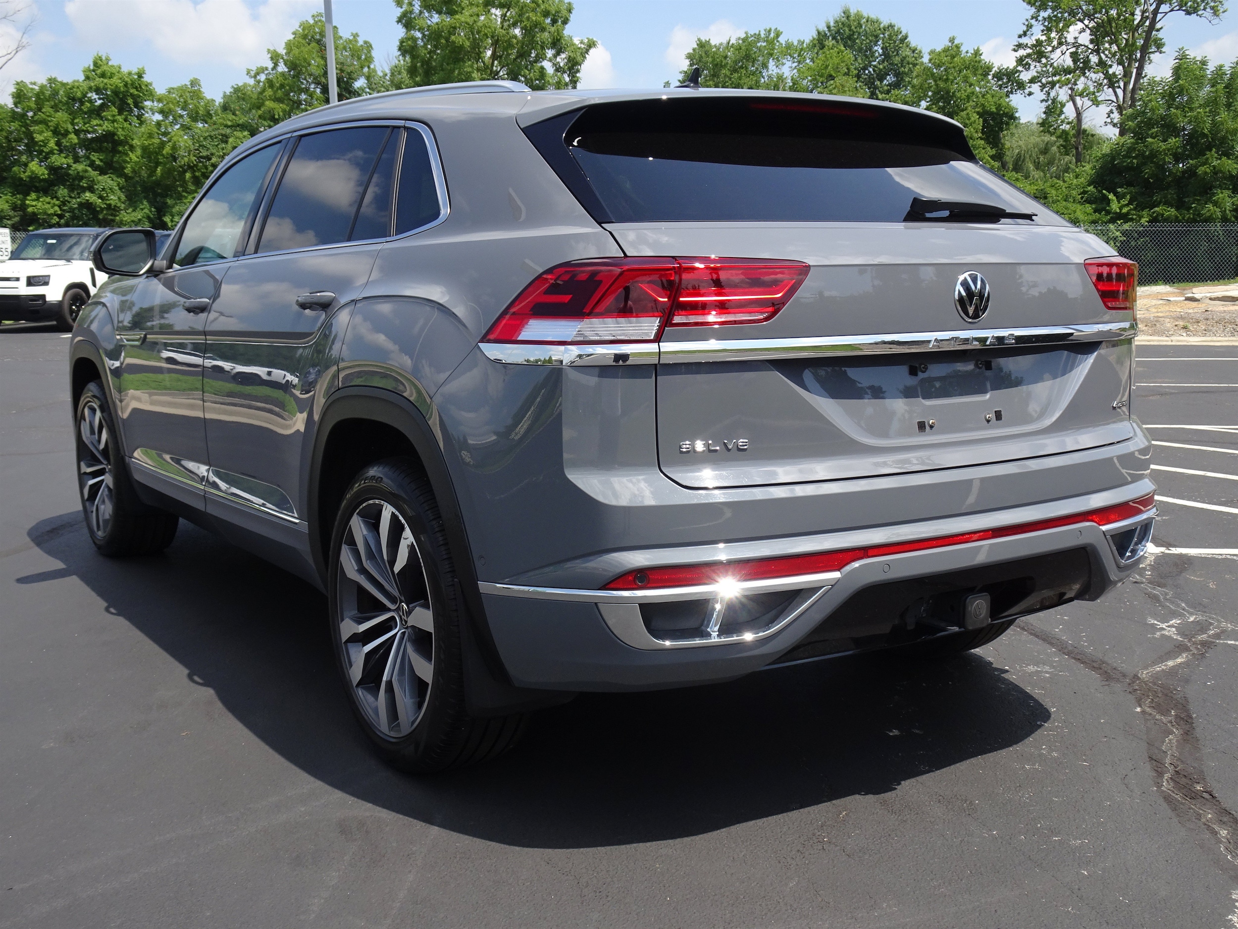 2023 Volkswagen Atlas Cross Sport SEL Premium R-Line - Photo 8