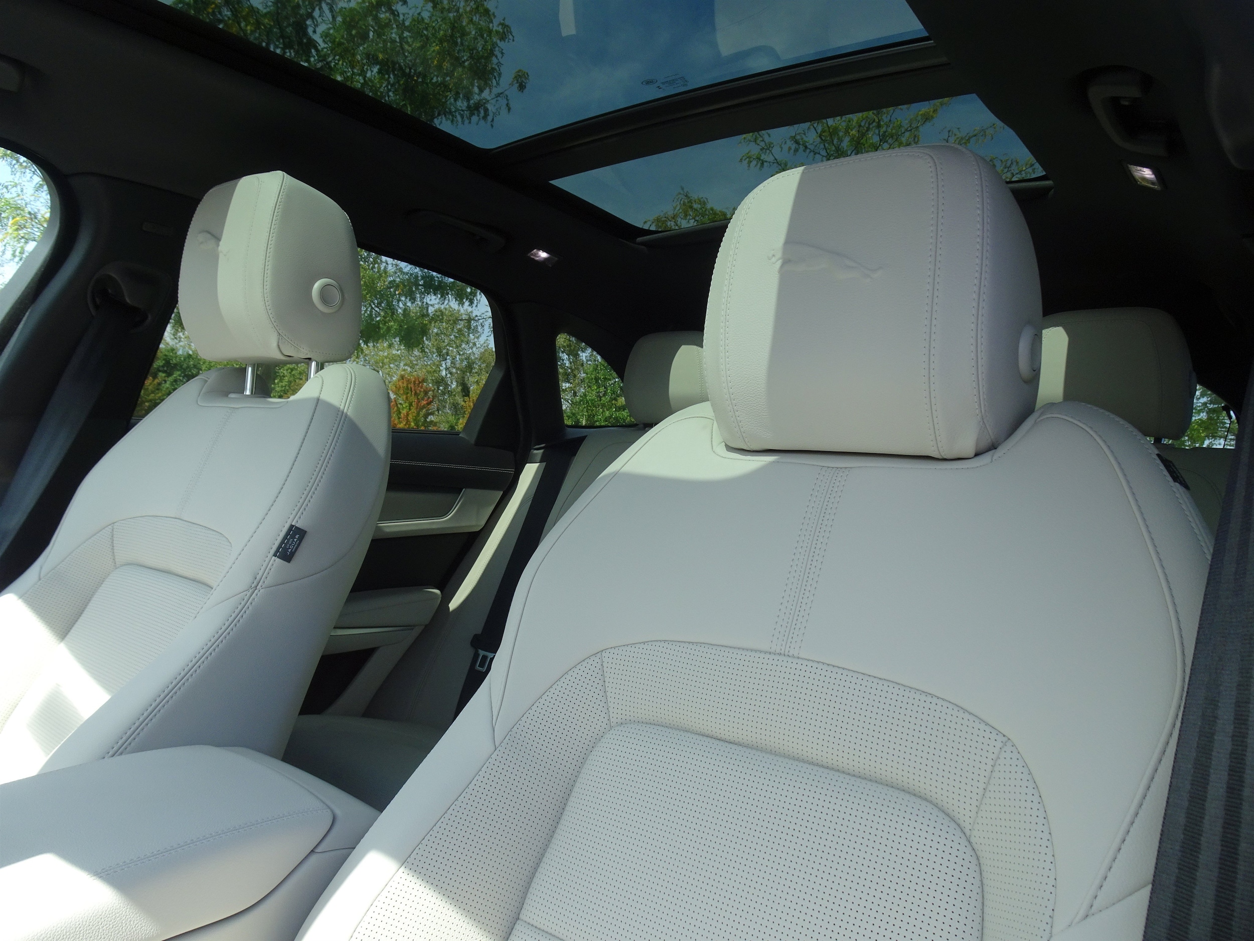 2026 Jaguar F-Pace R-Dynamic S - Photo 13