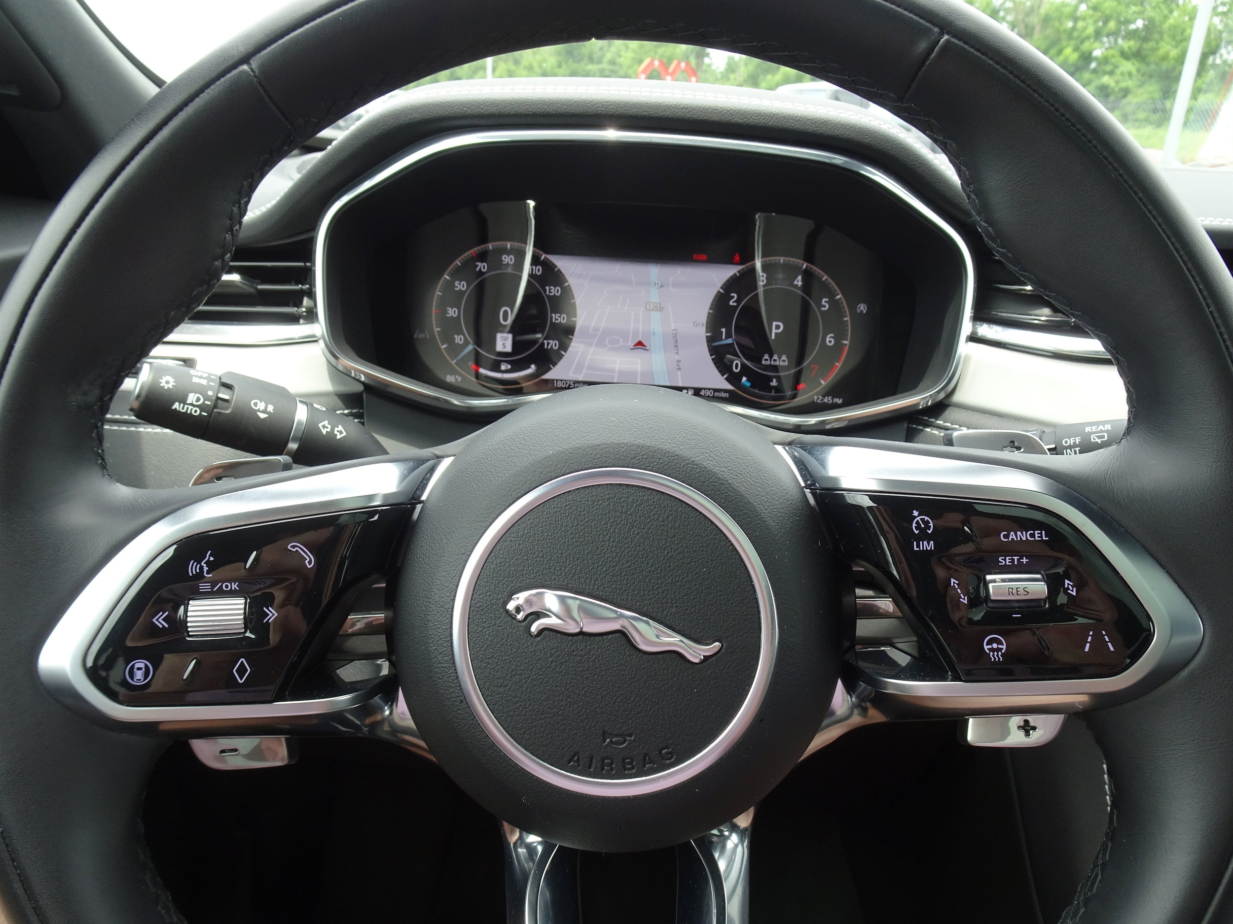 2025 Jaguar F-PACE R-Dynamic S - Photo 26