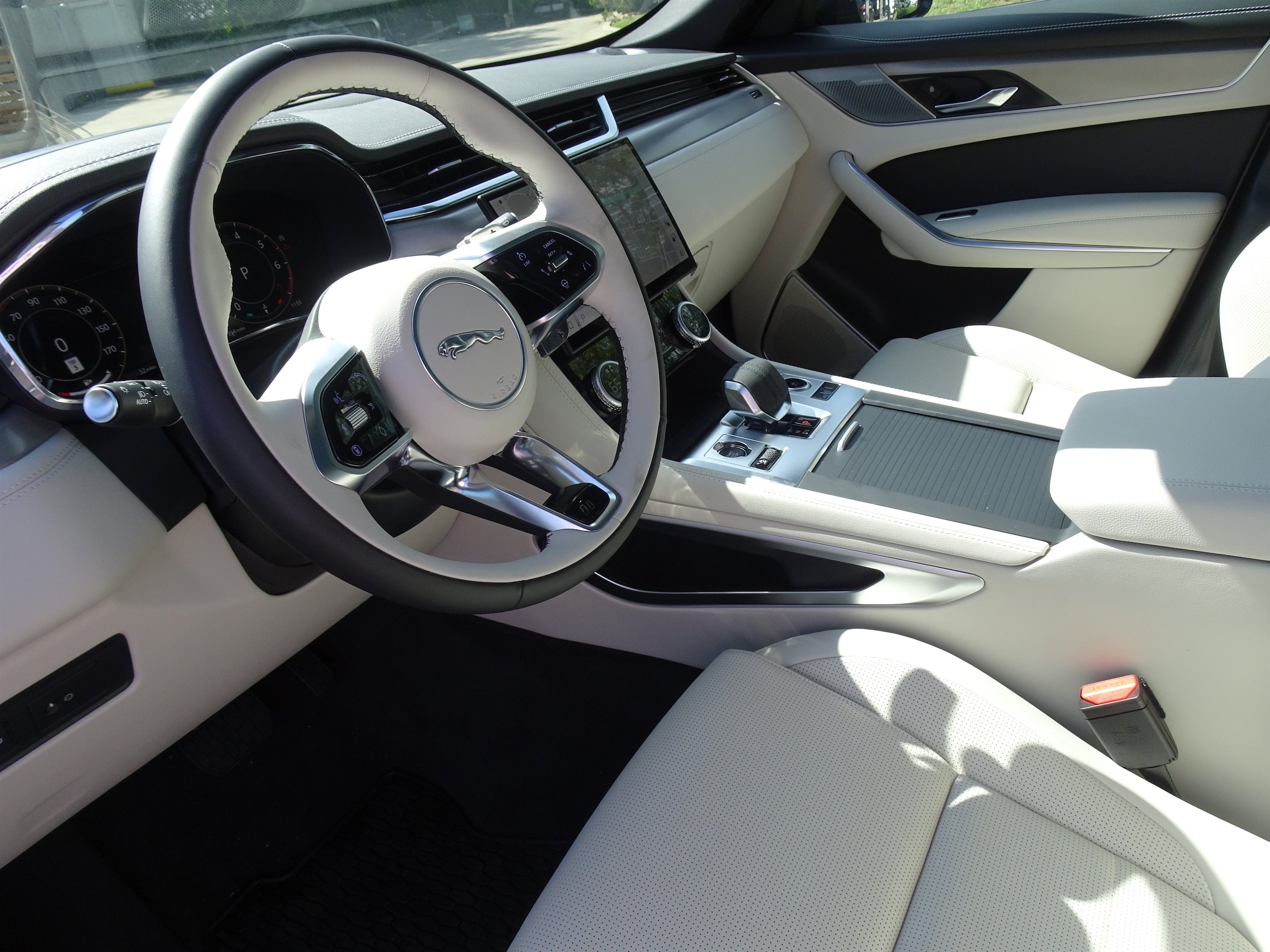 2026 Jaguar F-Pace R-Dynamic S - Photo 15