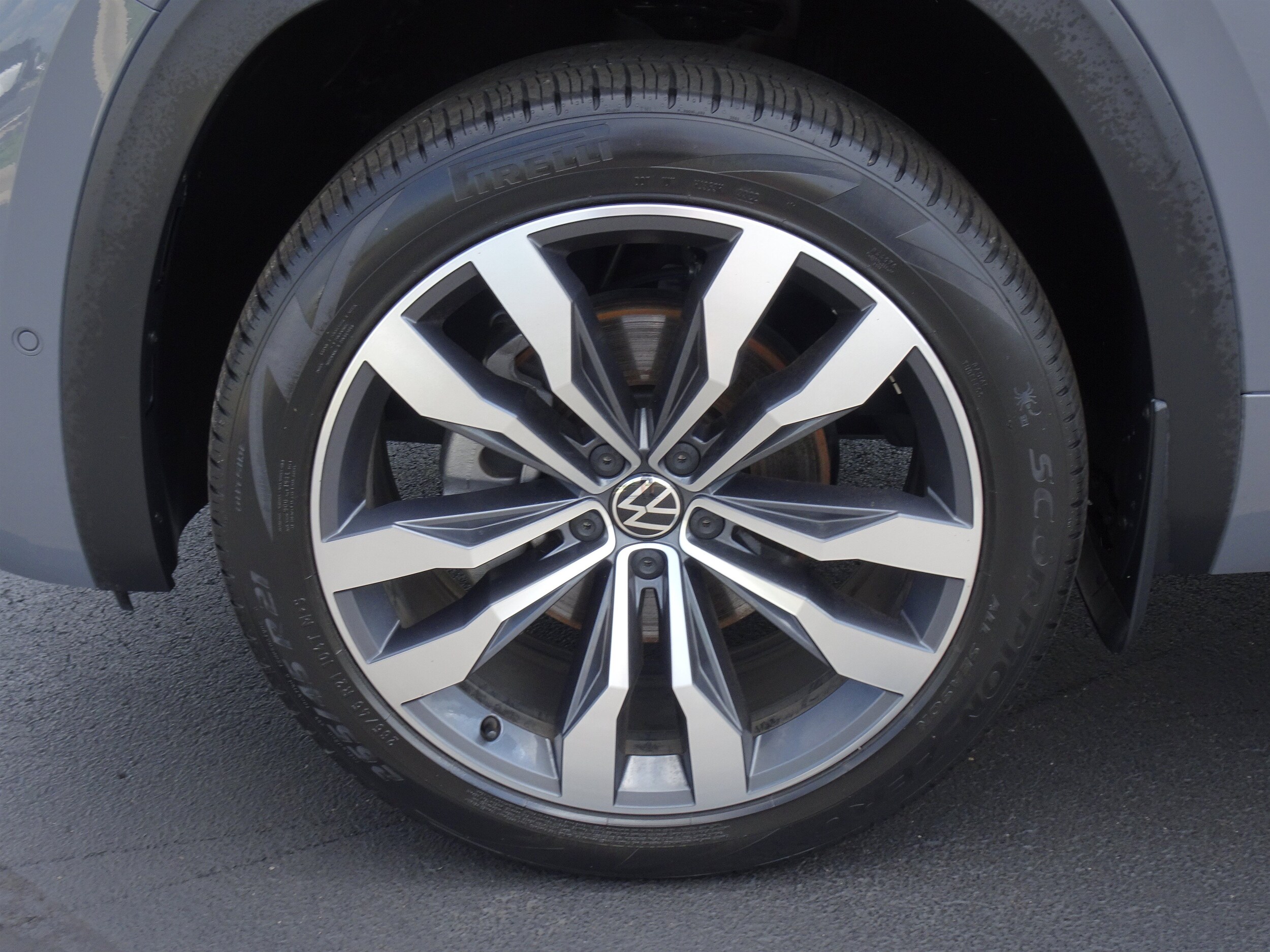 2023 Volkswagen Atlas Cross Sport SEL Premium R-Line - Photo 30