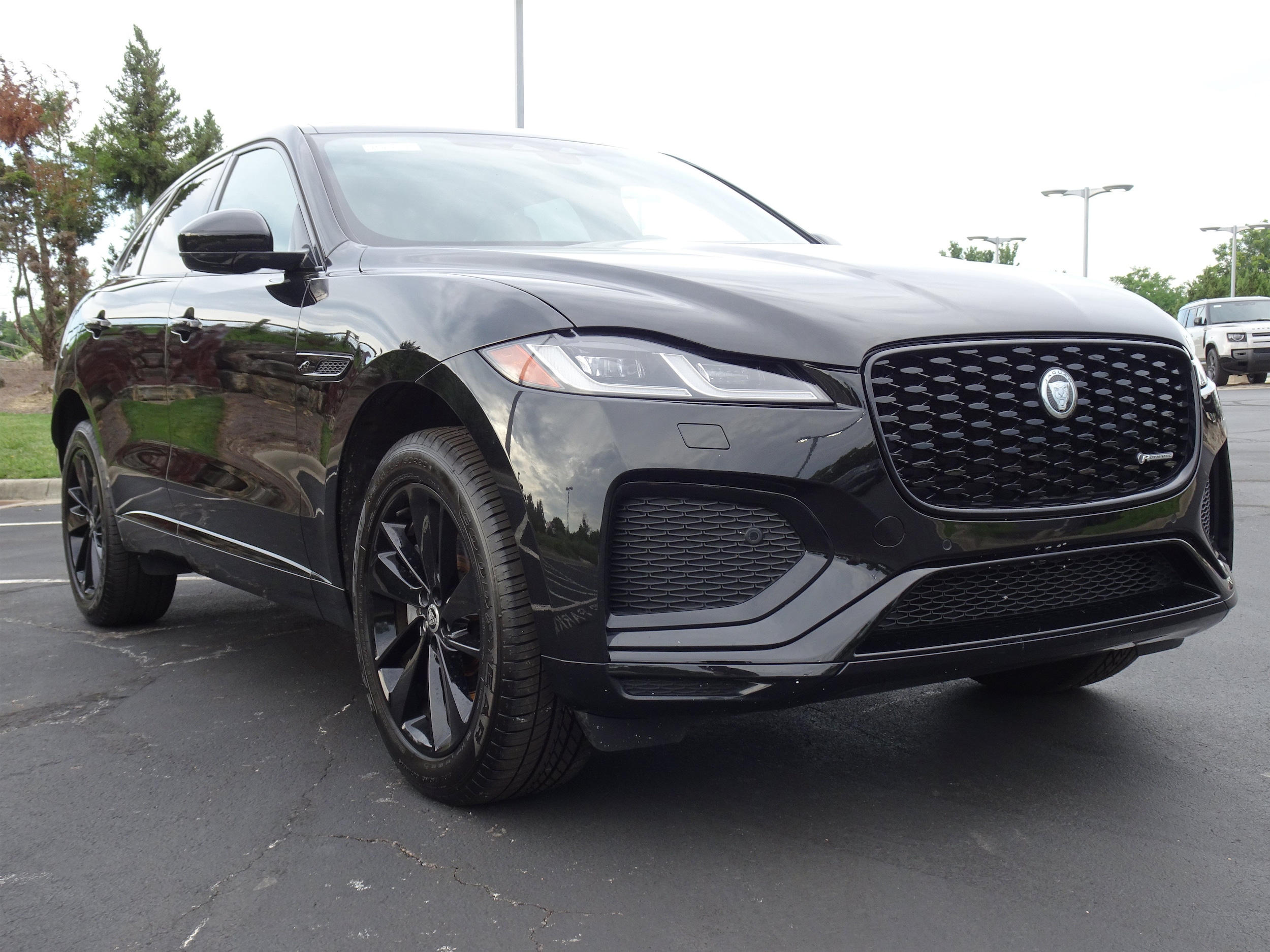 2025 Jaguar F-PACE R-Dynamic S - Photo 12