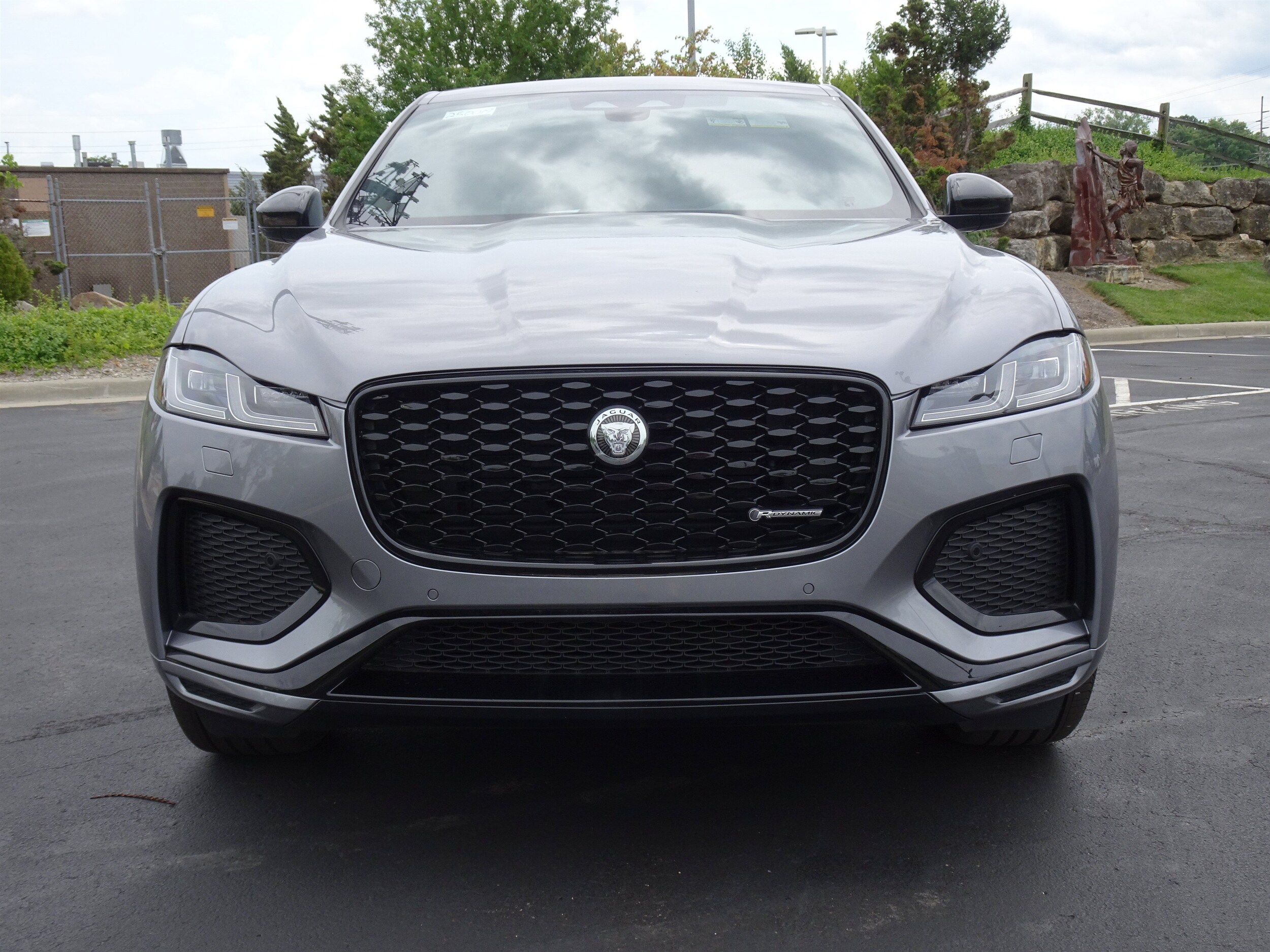 2025 Jaguar F-PACE R-Dynamic S - Photo 13
