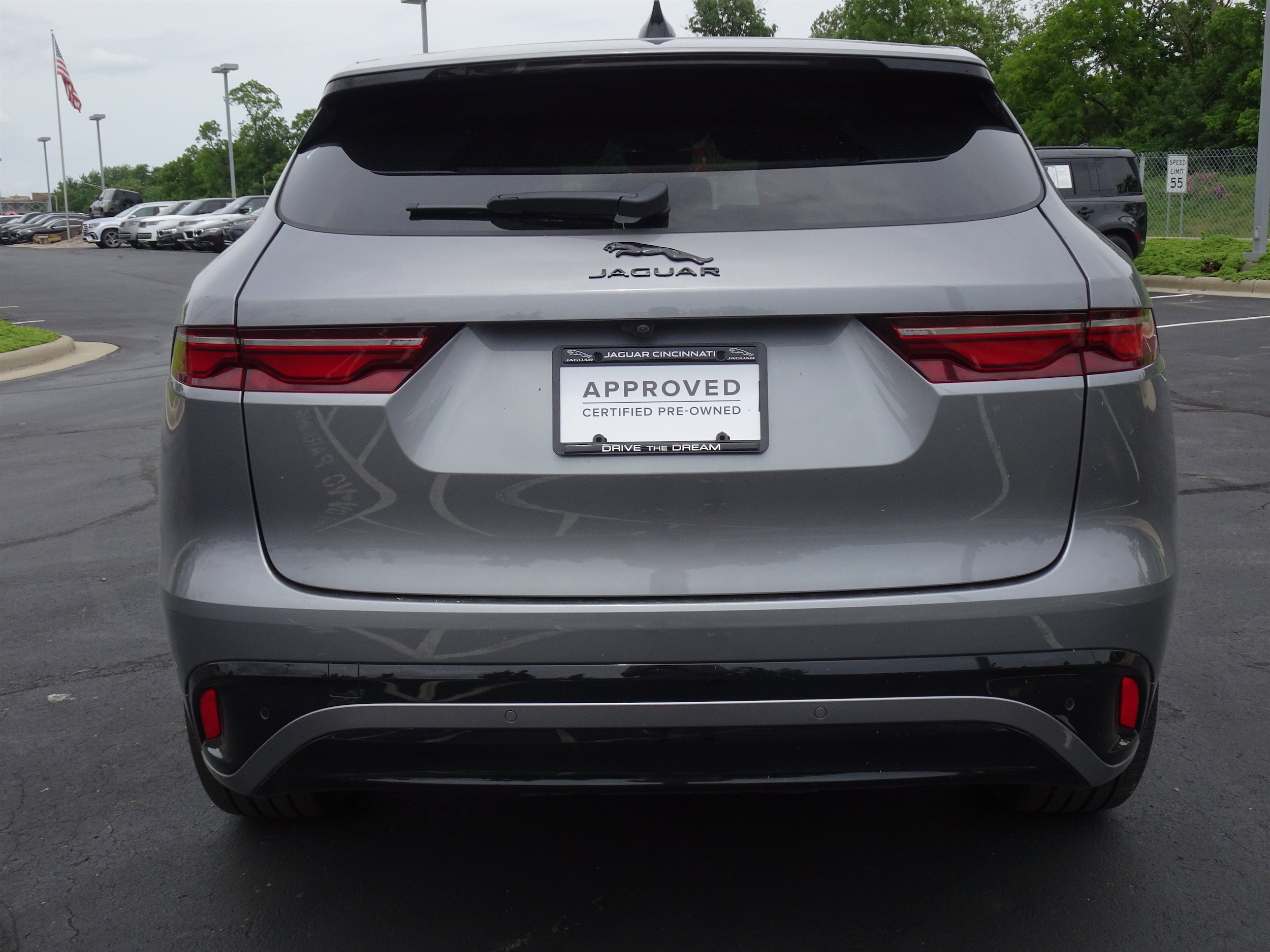 2025 Jaguar F-PACE R-Dynamic S - Photo 9