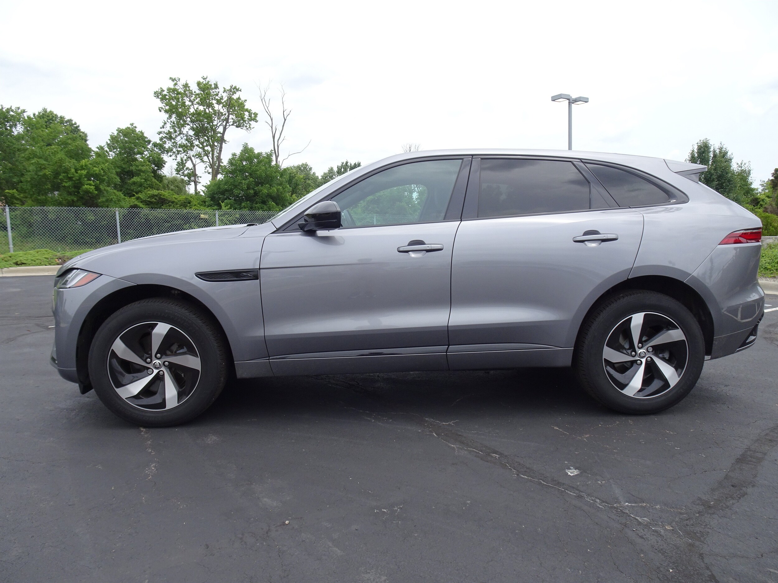 2025 Jaguar F-PACE R-Dynamic S - Photo 7