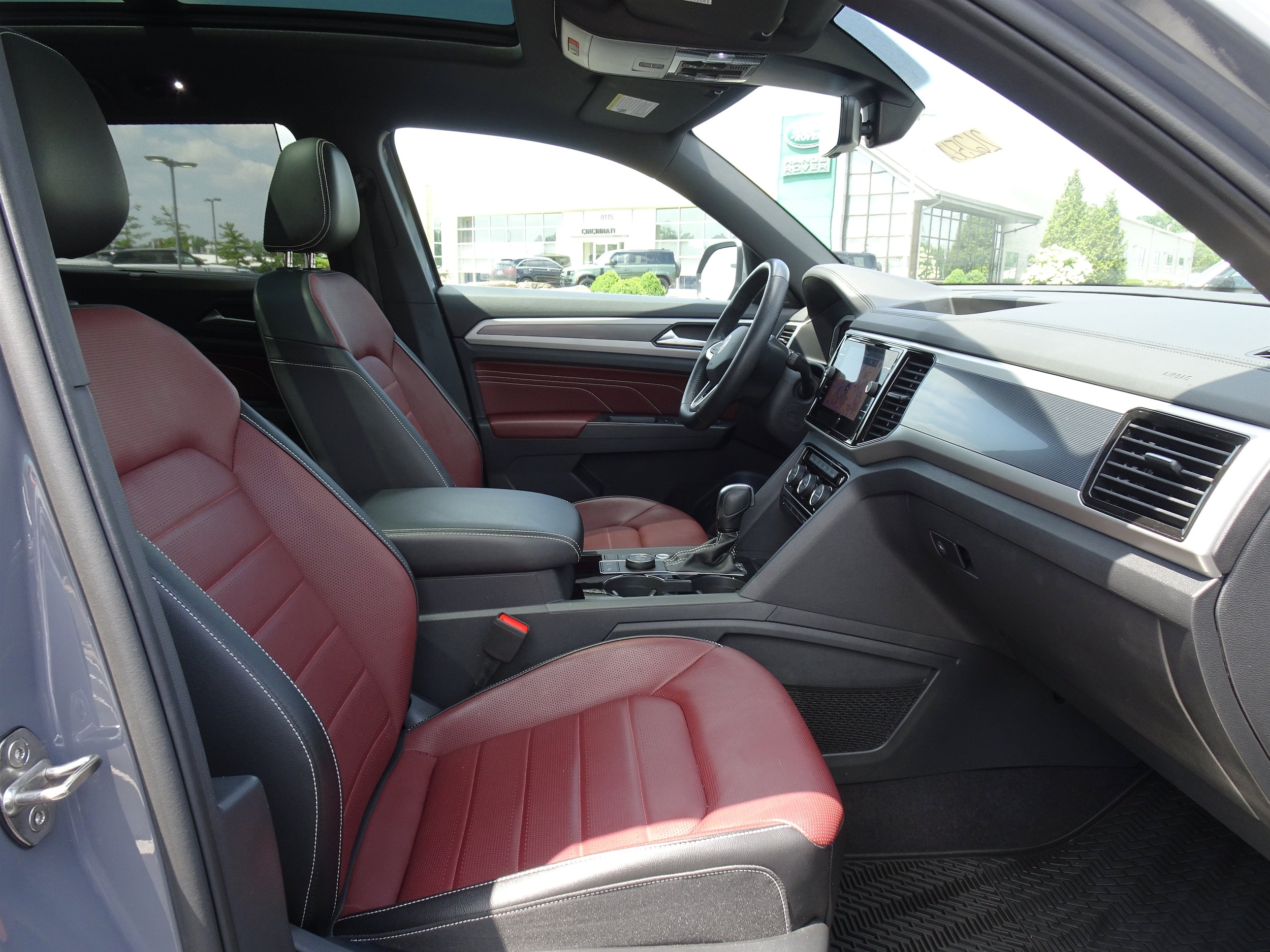 2023 Volkswagen Atlas Cross Sport SEL Premium R-Line - Photo 23