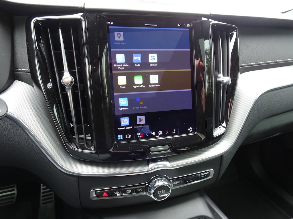 Used 2022 Volvo XC60 B6 AWD R-Design SUV